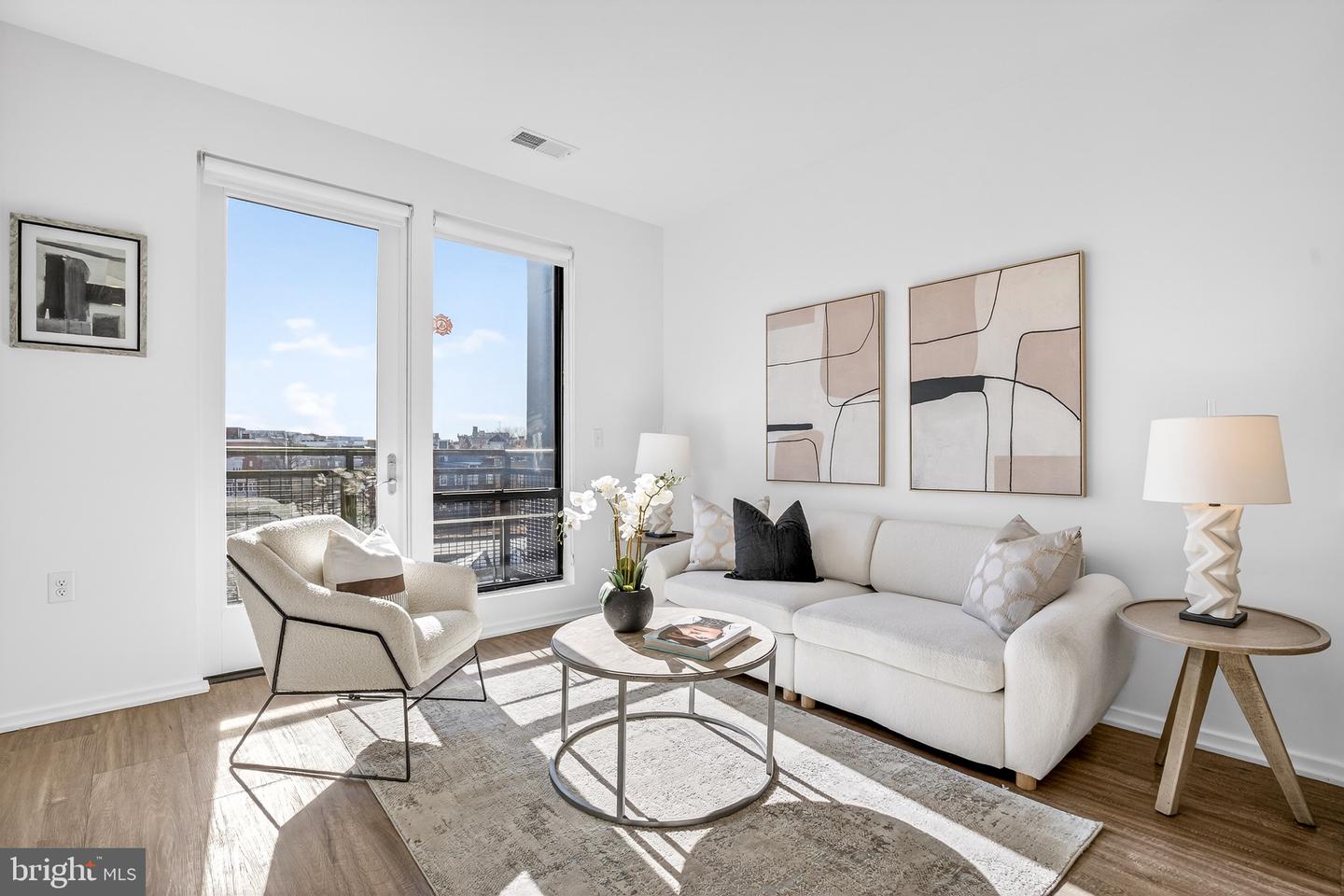 1550 11TH ST NW #407, WASHINGTON, District Of Columbia 20001, 3 Bedrooms Bedrooms, ,1 BathroomBathrooms,Residential,For sale,1550 11TH ST NW #407,DCDC2242838 MLS # DCDC2242838