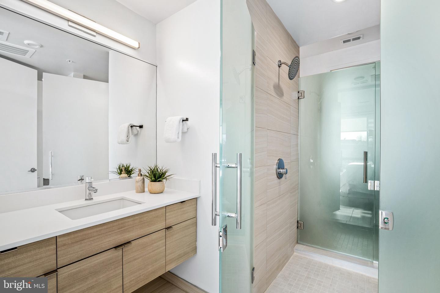 1550 11TH ST NW #407, WASHINGTON, District Of Columbia 20001, 3 Bedrooms Bedrooms, ,1 BathroomBathrooms,Residential,For sale,1550 11TH ST NW #407,DCDC2242838 MLS # DCDC2242838