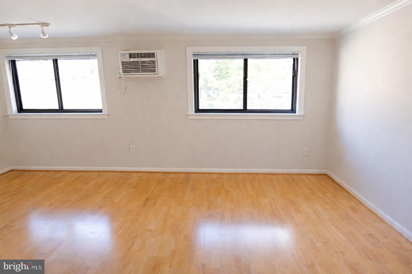 3101 NAYLOR RD SE #304, WASHINGTON, District Of Columbia 20020, 1 Bedroom Bedrooms, 2 Rooms Rooms,1 BathroomBathrooms,Residential,For sale,3101 NAYLOR RD SE #304,DCDC2242850 MLS # DCDC2242850