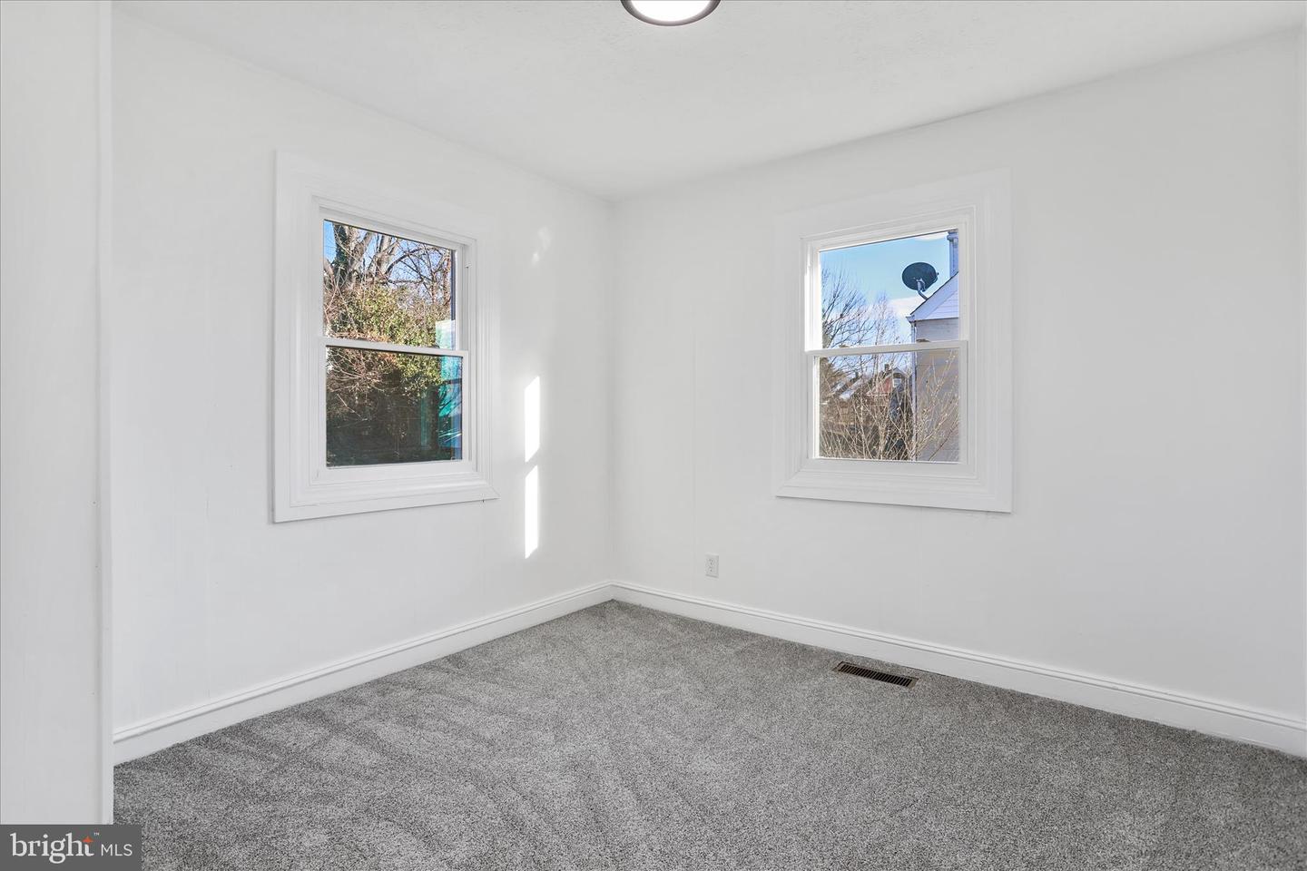 365 W 9TH ST, FRONT ROYAL, Virginia 22630, 3 Bedrooms Bedrooms, 9 Rooms Rooms,3 BathroomsBathrooms,Residential,For sale,365 W 9TH ST,VAWR2013206 MLS # VAWR2013206