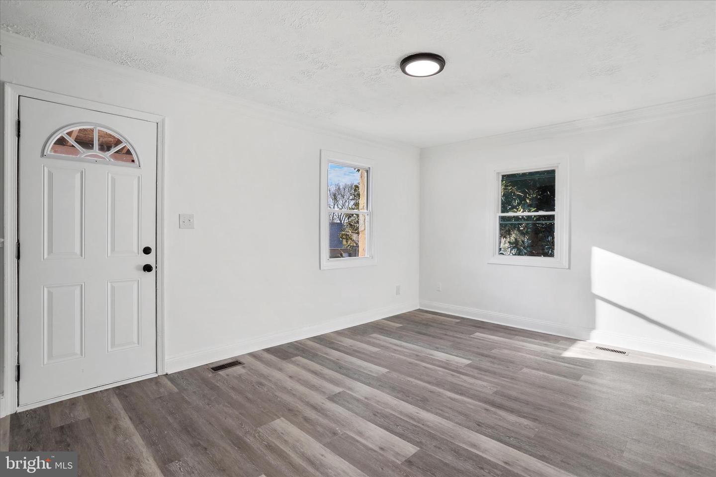 365 W 9TH ST, FRONT ROYAL, Virginia 22630, 3 Bedrooms Bedrooms, 9 Rooms Rooms,3 BathroomsBathrooms,Residential,For sale,365 W 9TH ST,VAWR2013206 MLS # VAWR2013206