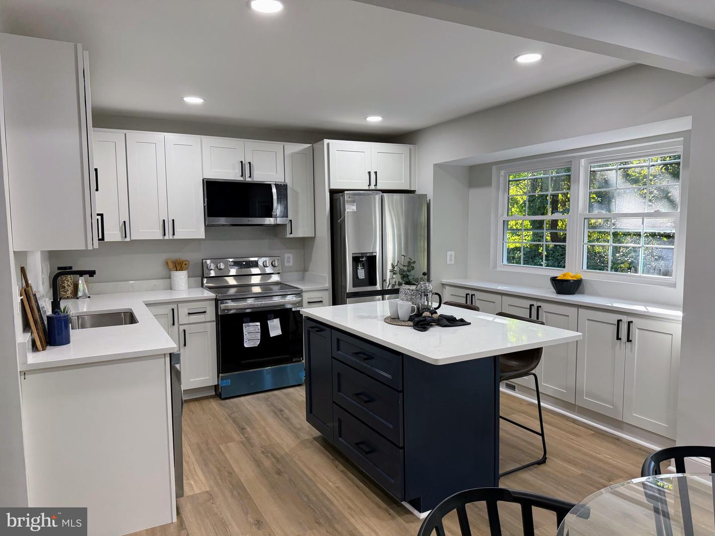 9983 HEMLOCK WOODS LN, BURKE, Virginia 22015, 3 Bedrooms Bedrooms, ,3 BathroomsBathrooms,Residential,For sale,9983 HEMLOCK WOODS LN,VAFX2287112 MLS # VAFX2287112