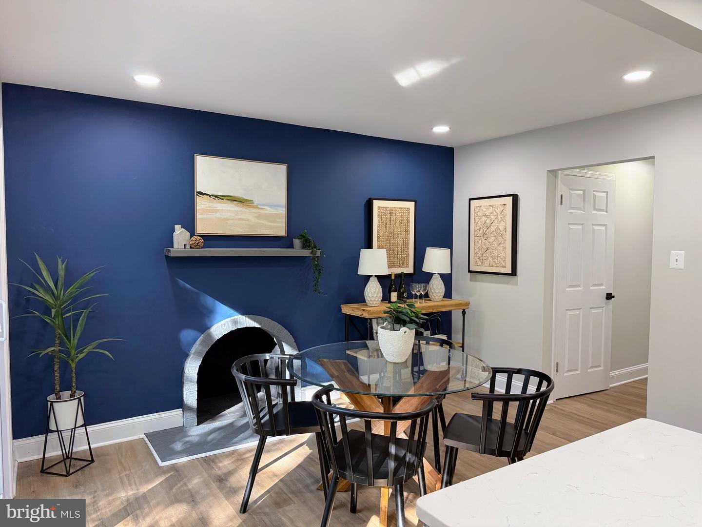 9983 HEMLOCK WOODS LN, BURKE, Virginia 22015, 3 Bedrooms Bedrooms, ,3 BathroomsBathrooms,Residential,For sale,9983 HEMLOCK WOODS LN,VAFX2287112 MLS # VAFX2287112