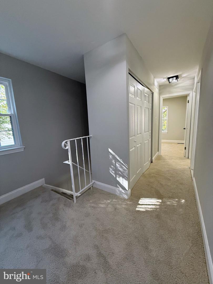 9983 HEMLOCK WOODS LN, BURKE, Virginia 22015, 3 Bedrooms Bedrooms, ,3 BathroomsBathrooms,Residential,For sale,9983 HEMLOCK WOODS LN,VAFX2287112 MLS # VAFX2287112