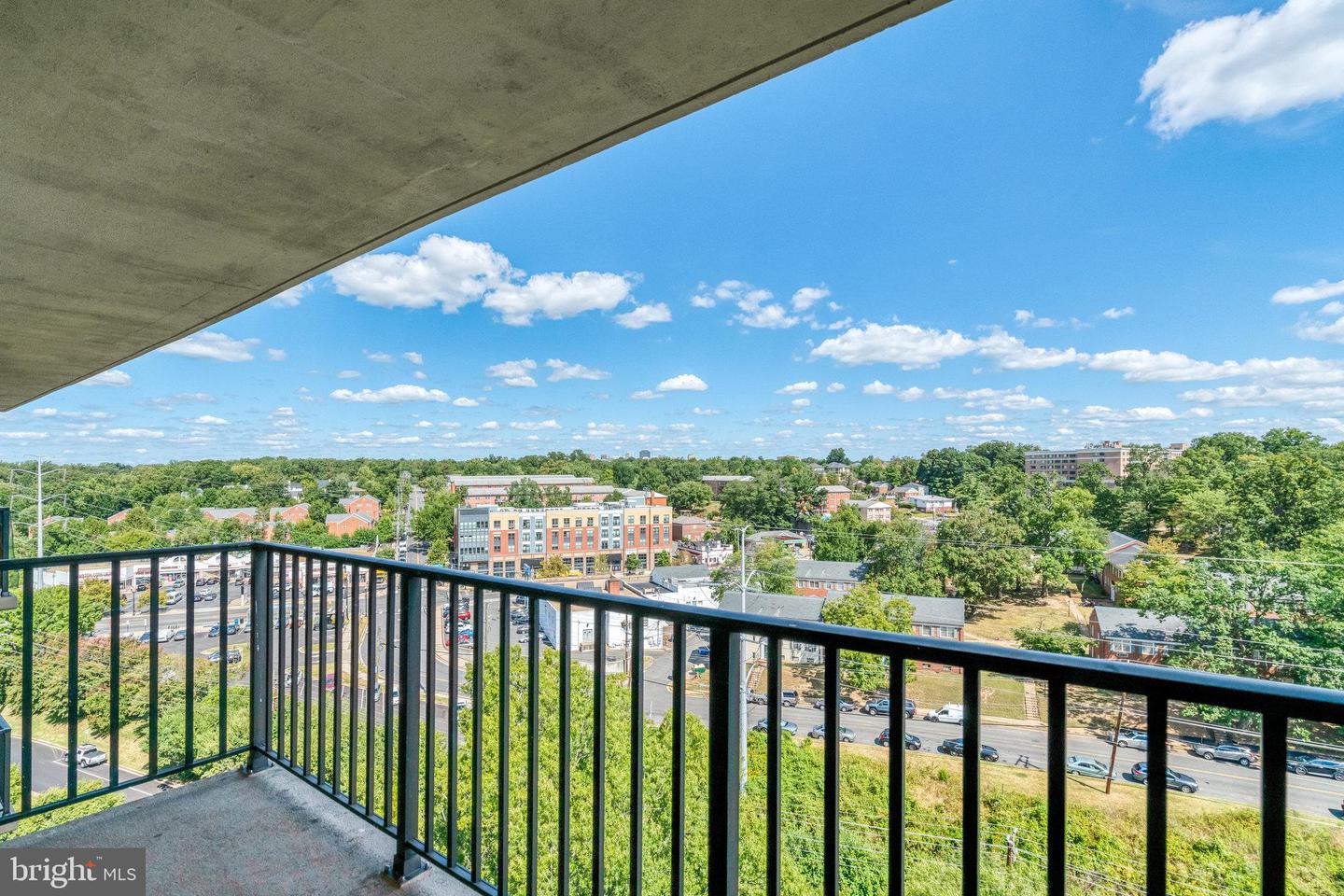 4600 S FOUR MILE RUN DR #1203, ARLINGTON, Virginia 22204, 3 Bedrooms Bedrooms, ,2 BathroomsBathrooms,Residential,For sale,4600 S FOUR MILE RUN DR #1203,VAAR2068018 MLS # VAAR2068018