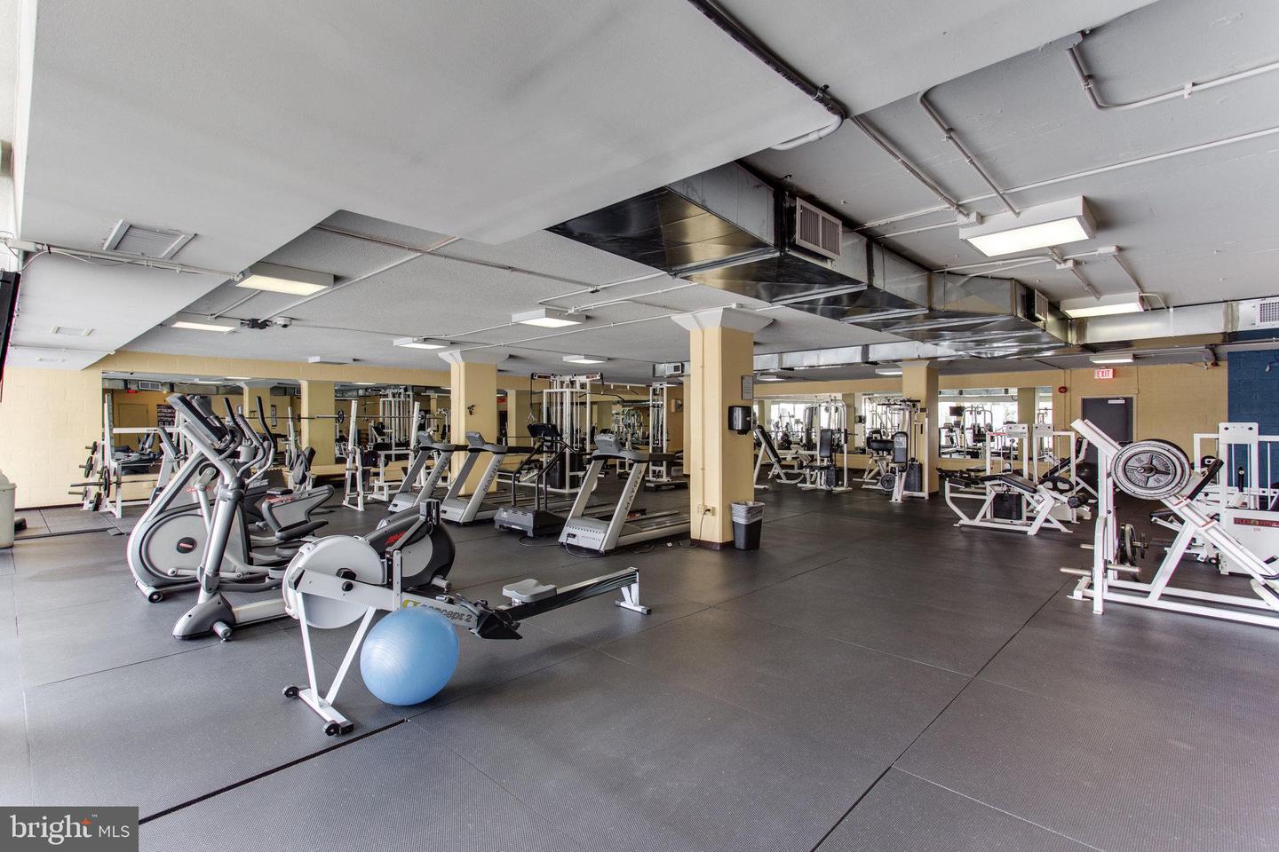 4600 S FOUR MILE RUN DR #1203, ARLINGTON, Virginia 22204, 3 Bedrooms Bedrooms, ,2 BathroomsBathrooms,Residential,For sale,4600 S FOUR MILE RUN DR #1203,VAAR2068018 MLS # VAAR2068018