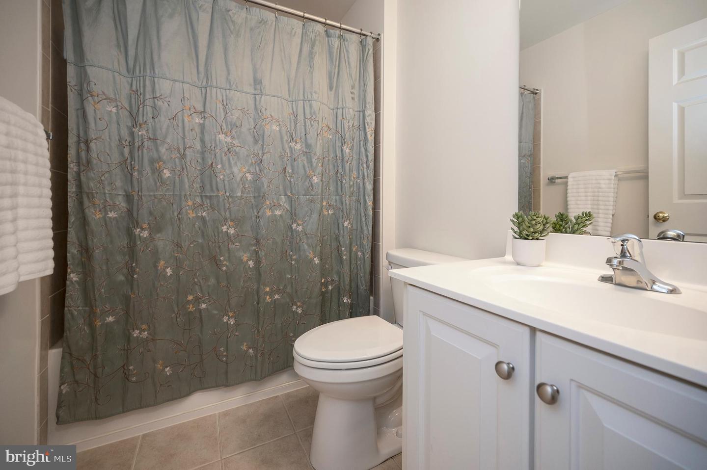 9709 BIG BETHEL RD, FREDERICKSBURG, Virginia 22407, 5 Bedrooms Bedrooms, ,3 BathroomsBathrooms,Residential,For sale,9709 BIG BETHEL RD,VASP2035054 MLS # VASP2035054