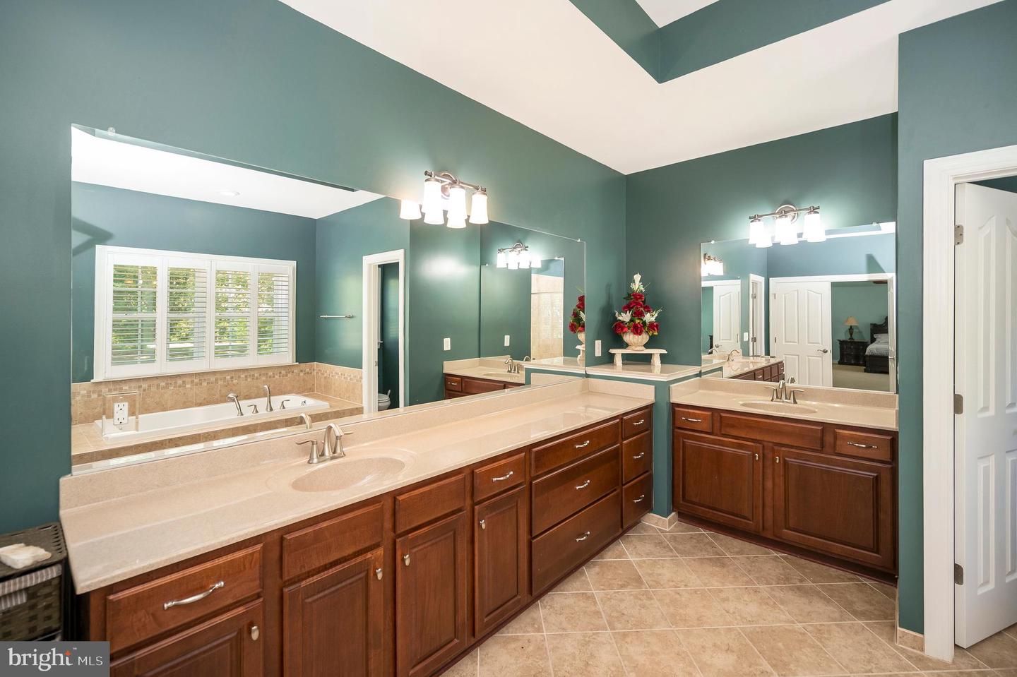 60 SNAPDRAGON DR, STAFFORD, Virginia 22556, 6 Bedrooms Bedrooms, ,5 BathroomsBathrooms,Residential,For sale,60 SNAPDRAGON DR,VAST2042424 MLS # VAST2042424