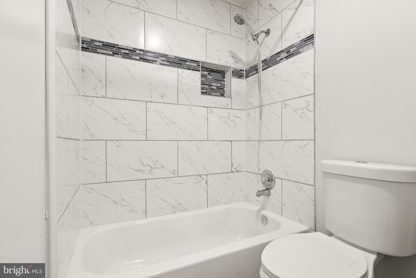 4332 EILEEN CT, WOODBRIDGE, Virginia 22193, 3 Bedrooms Bedrooms, 12 Rooms Rooms,2 BathroomsBathrooms,Residential,For sale,4332 EILEEN CT,VAPW2103334 MLS # VAPW2103334