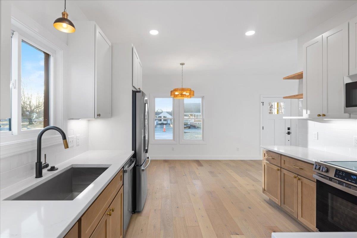 204 LEE AVE, ELKTON, Virginia 22827, 3 Bedrooms Bedrooms, ,2 BathroomsBathrooms,Residential,204 LEE AVE,672765 MLS # 672765