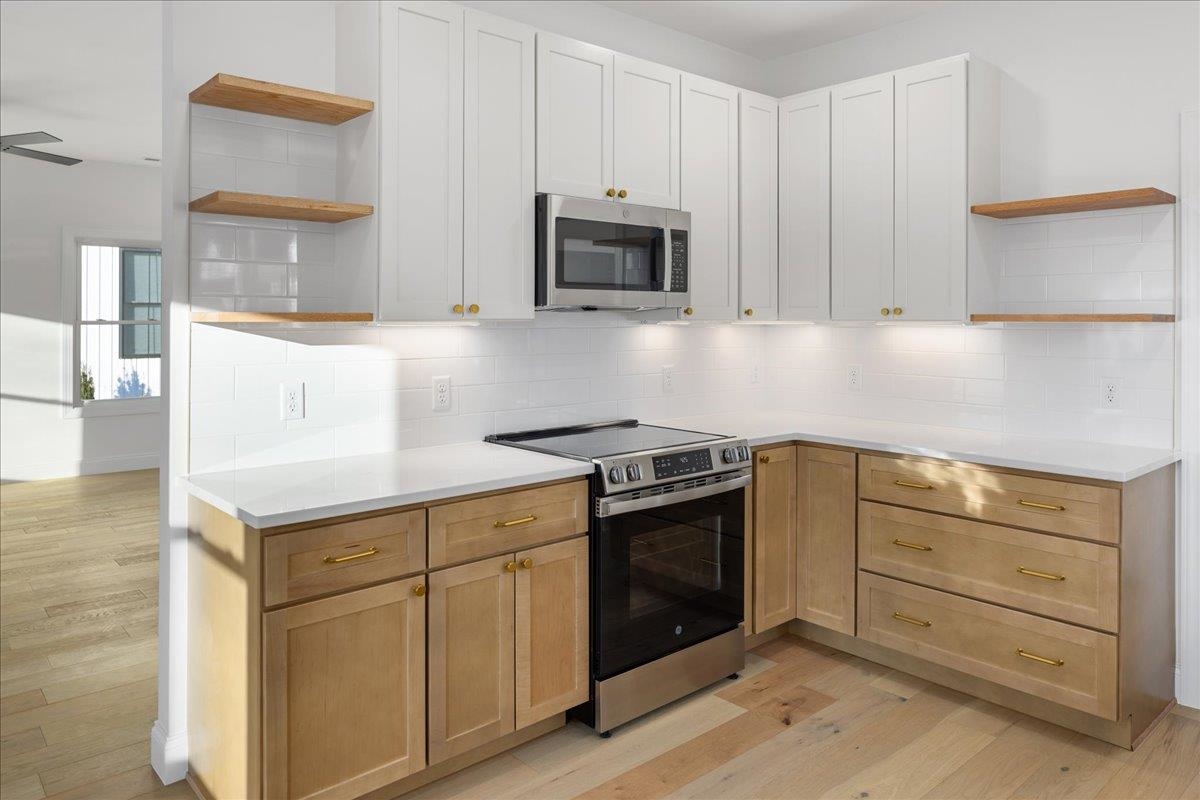 204 LEE AVE, ELKTON, Virginia 22827, 3 Bedrooms Bedrooms, ,2 BathroomsBathrooms,Residential,204 LEE AVE,672765 MLS # 672765