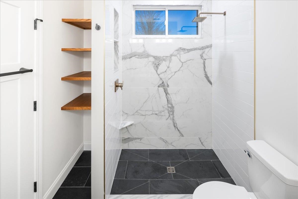 204 LEE AVE, ELKTON, Virginia 22827, 3 Bedrooms Bedrooms, ,2 BathroomsBathrooms,Residential,204 LEE AVE,672765 MLS # 672765