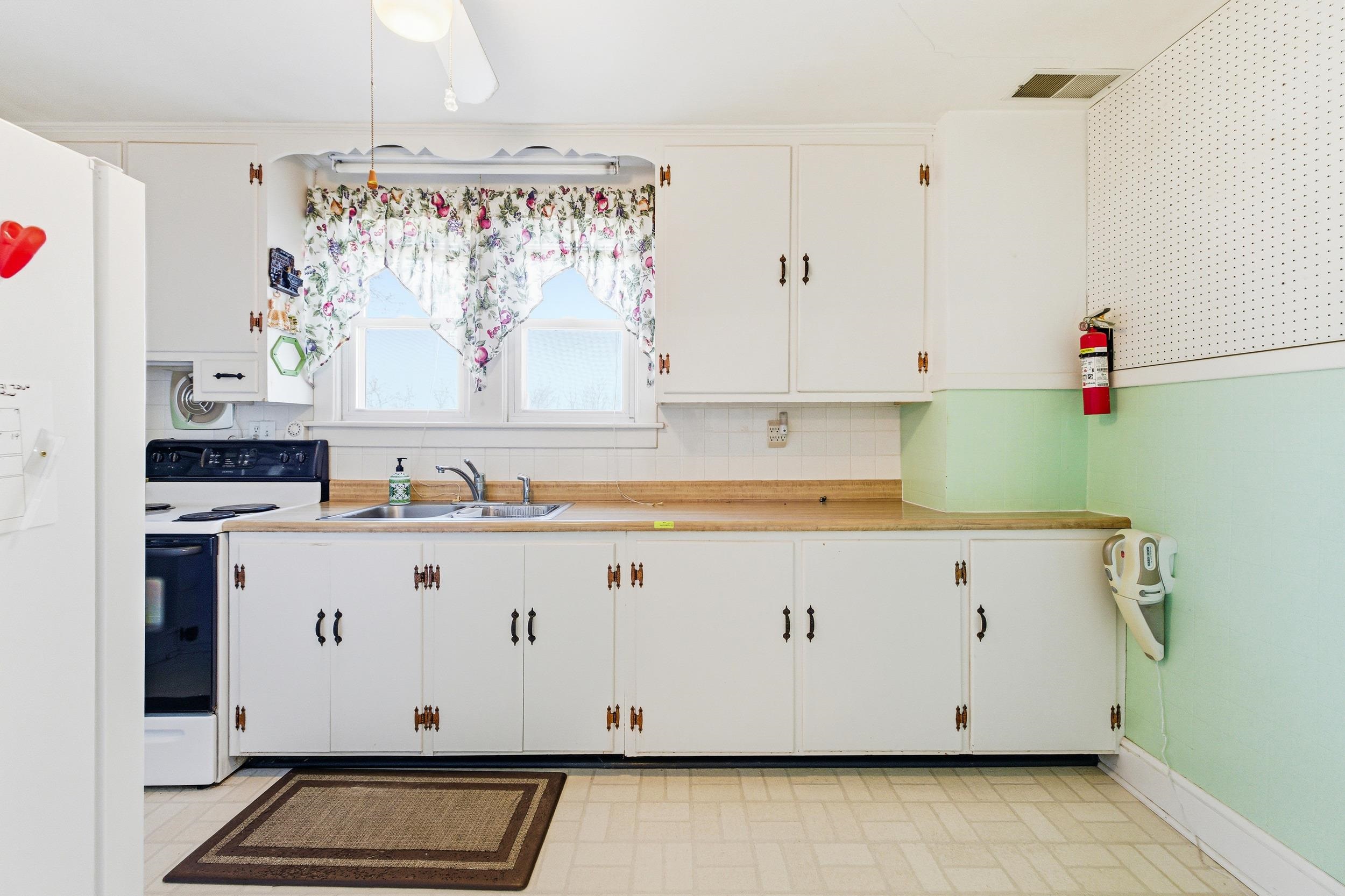 9716 CENTERVILLE RD, BRIDGEWATER, Virginia 22812, 4 Bedrooms Bedrooms, ,1 BathroomBathrooms,Residential,9716 CENTERVILLE RD,672768 MLS # 672768