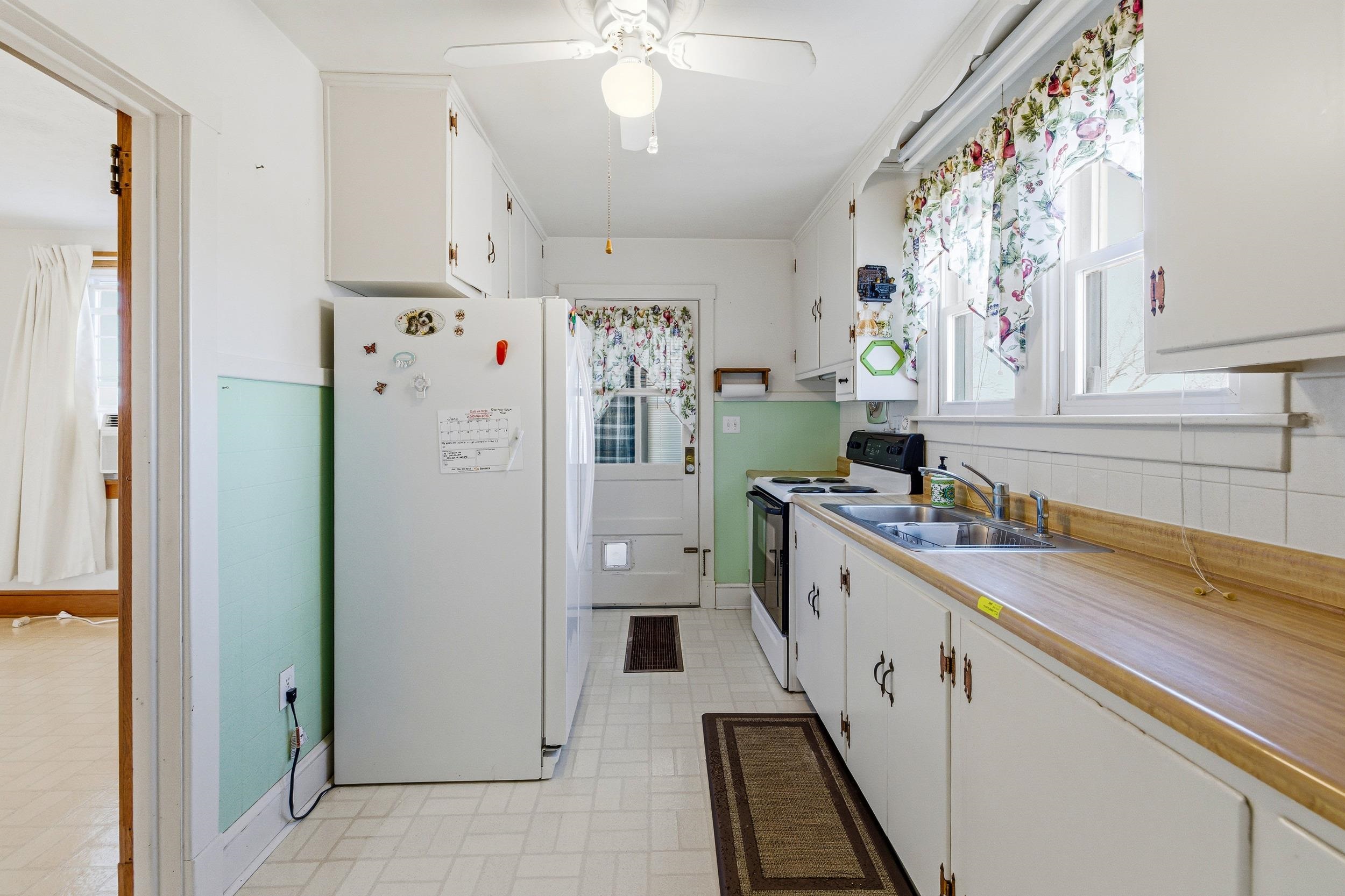 9716 CENTERVILLE RD, BRIDGEWATER, Virginia 22812, 4 Bedrooms Bedrooms, ,1 BathroomBathrooms,Residential,9716 CENTERVILLE RD,672768 MLS # 672768