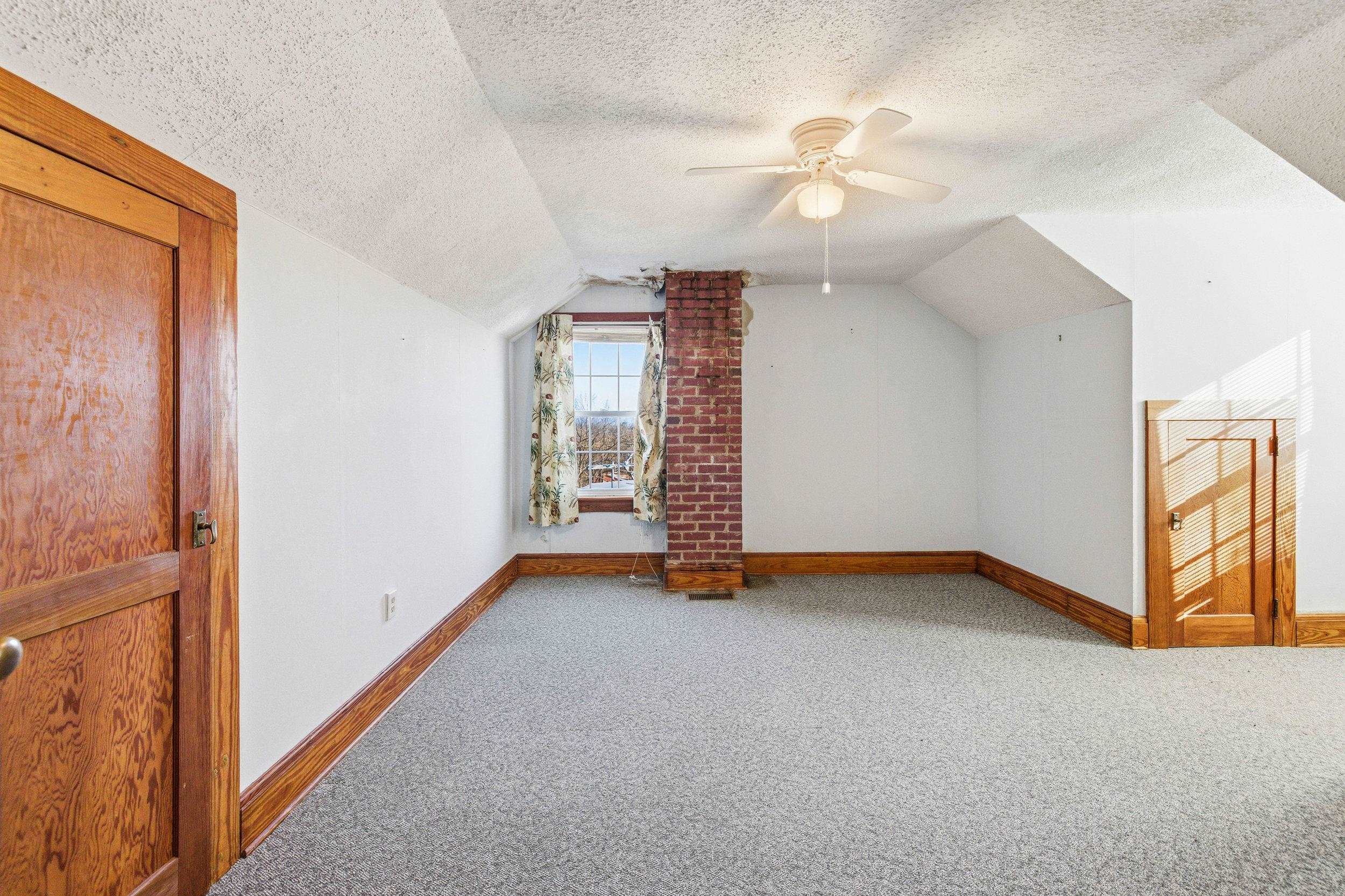 9716 CENTERVILLE RD, BRIDGEWATER, Virginia 22812, 4 Bedrooms Bedrooms, ,1 BathroomBathrooms,Residential,9716 CENTERVILLE RD,672768 MLS # 672768