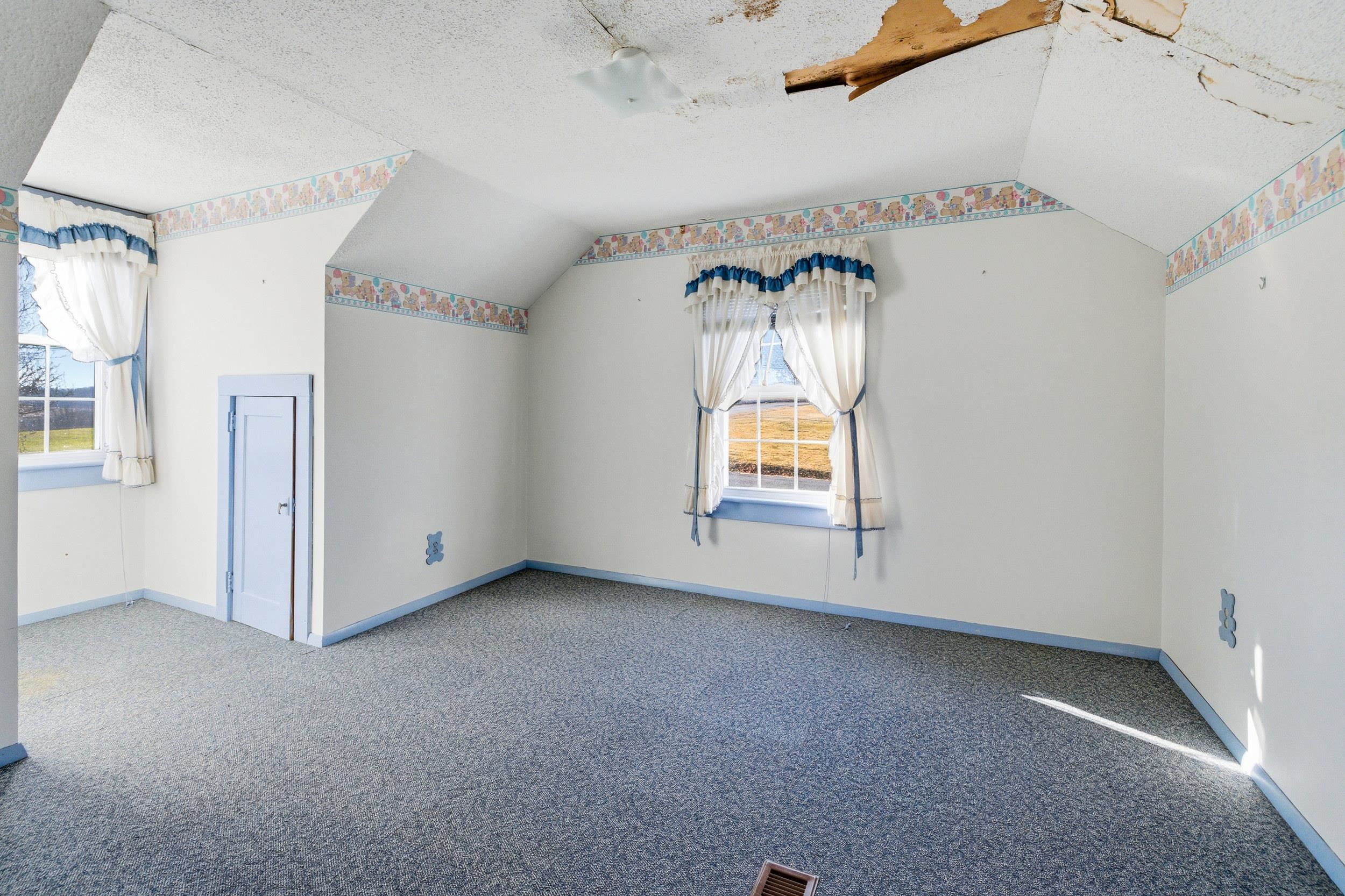 9716 CENTERVILLE RD, BRIDGEWATER, Virginia 22812, 4 Bedrooms Bedrooms, ,1 BathroomBathrooms,Residential,9716 CENTERVILLE RD,672768 MLS # 672768