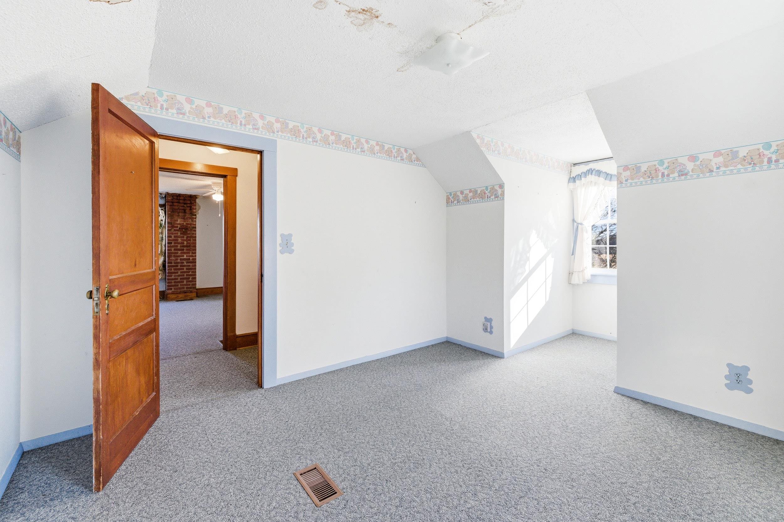 9716 CENTERVILLE RD, BRIDGEWATER, Virginia 22812, 4 Bedrooms Bedrooms, ,1 BathroomBathrooms,Residential,9716 CENTERVILLE RD,672768 MLS # 672768