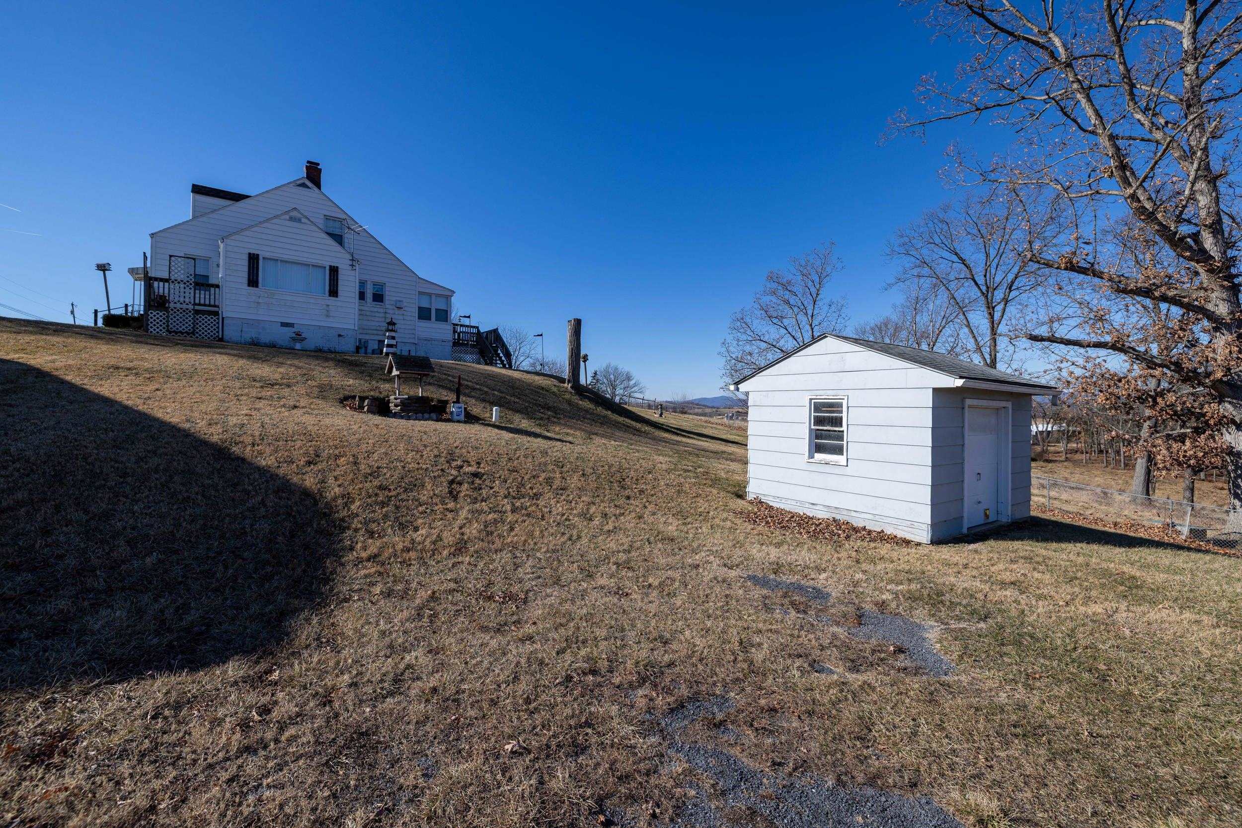 9716 CENTERVILLE RD, BRIDGEWATER, Virginia 22812, 4 Bedrooms Bedrooms, ,1 BathroomBathrooms,Residential,9716 CENTERVILLE RD,672768 MLS # 672768