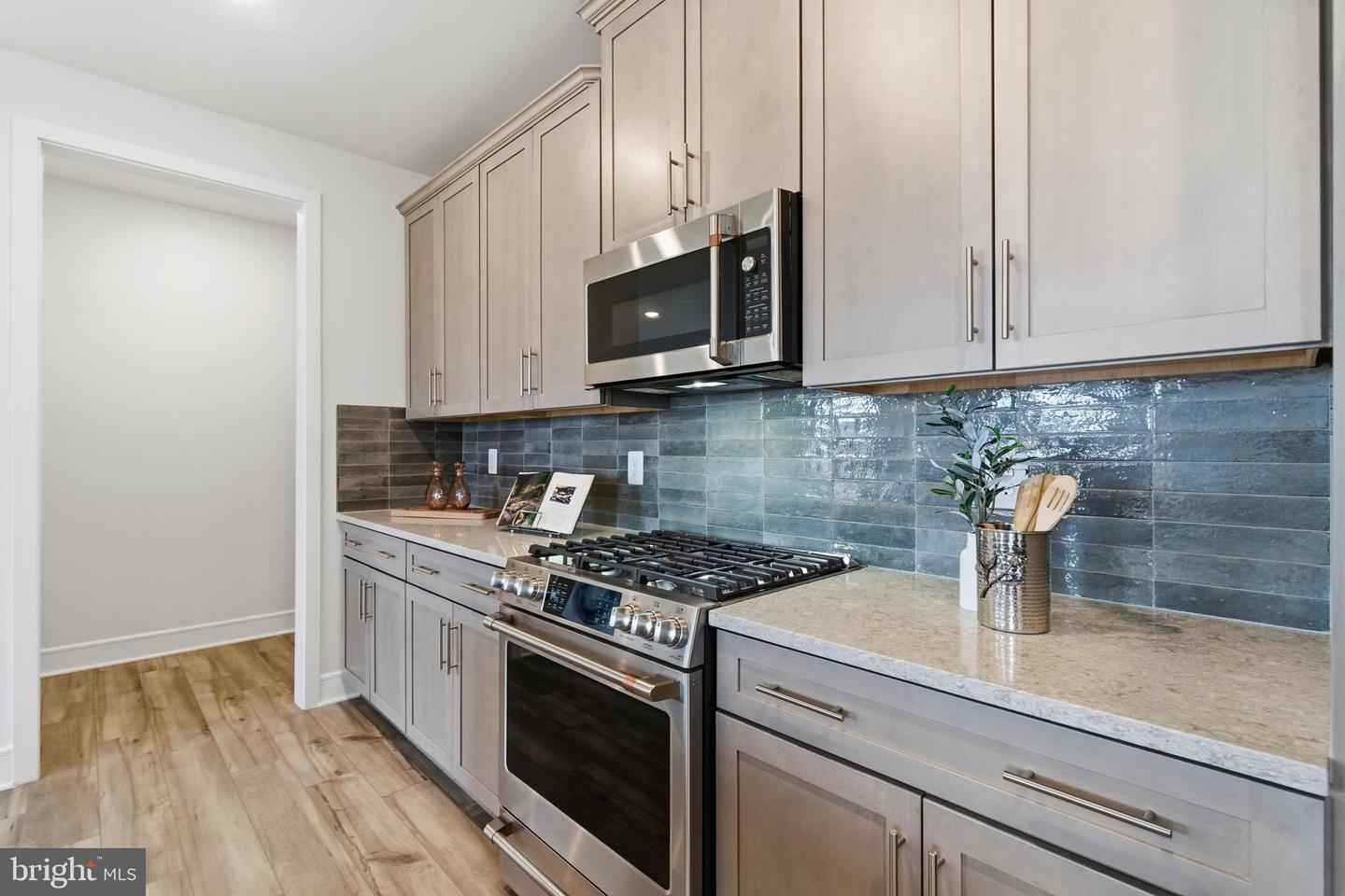 23669 GOLDEN EMBERS SQ #303, ASHBURN, Virginia 20148, 3 Bedrooms Bedrooms, ,2 BathroomsBathrooms,Residential,For sale,23669 GOLDEN EMBERS SQ #303,VALO2112344 MLS # VALO2112344