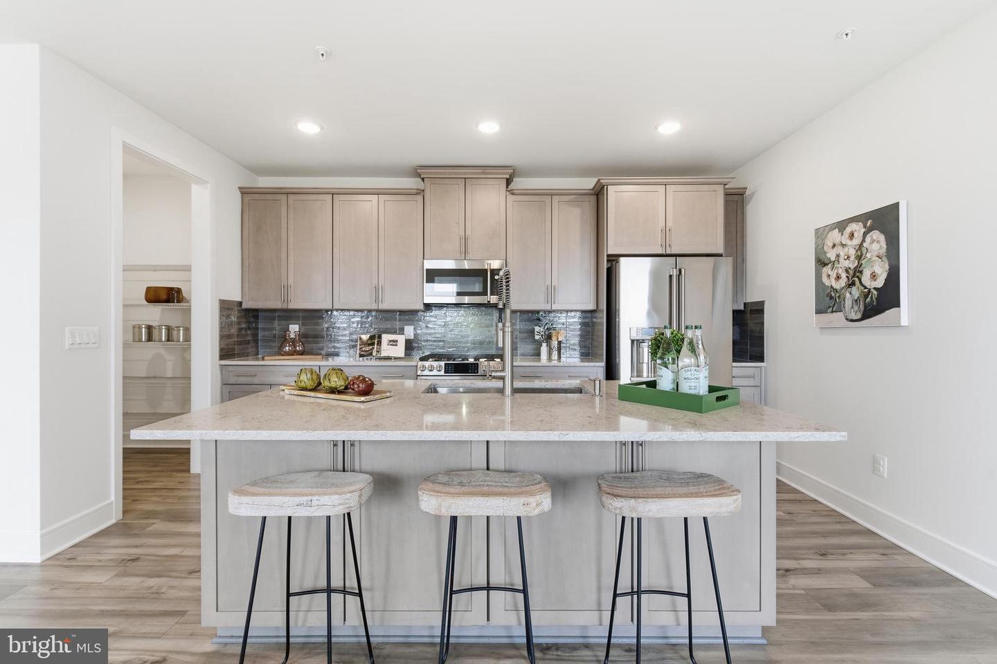 23669 GOLDEN EMBERS SQ #303, ASHBURN, Virginia 20148, 3 Bedrooms Bedrooms, ,2 BathroomsBathrooms,Residential,For sale,23669 GOLDEN EMBERS SQ #303,VALO2112344 MLS # VALO2112344