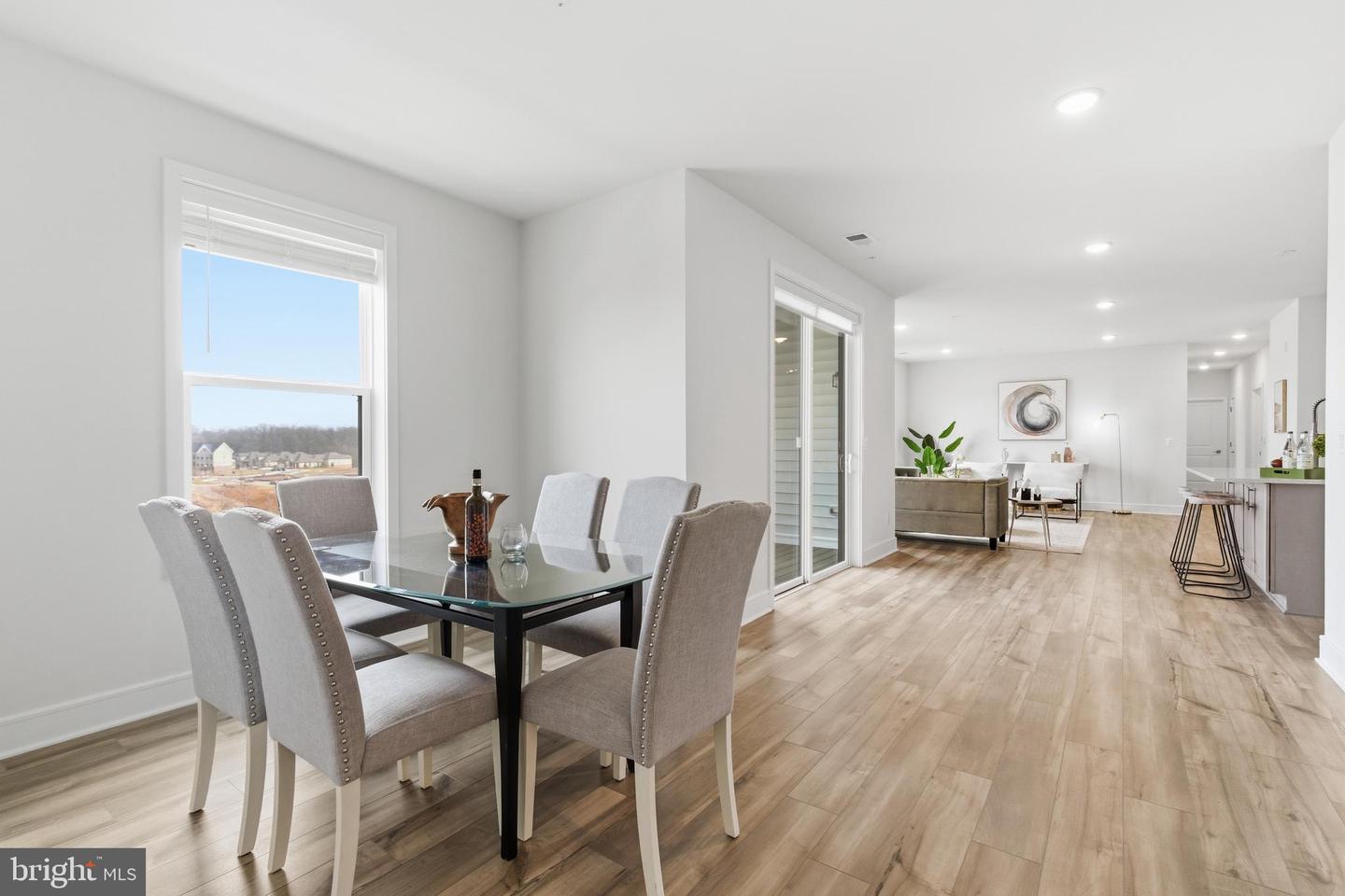 23669 GOLDEN EMBERS SQ #303, ASHBURN, Virginia 20148, 3 Bedrooms Bedrooms, ,2 BathroomsBathrooms,Residential,For sale,23669 GOLDEN EMBERS SQ #303,VALO2112344 MLS # VALO2112344