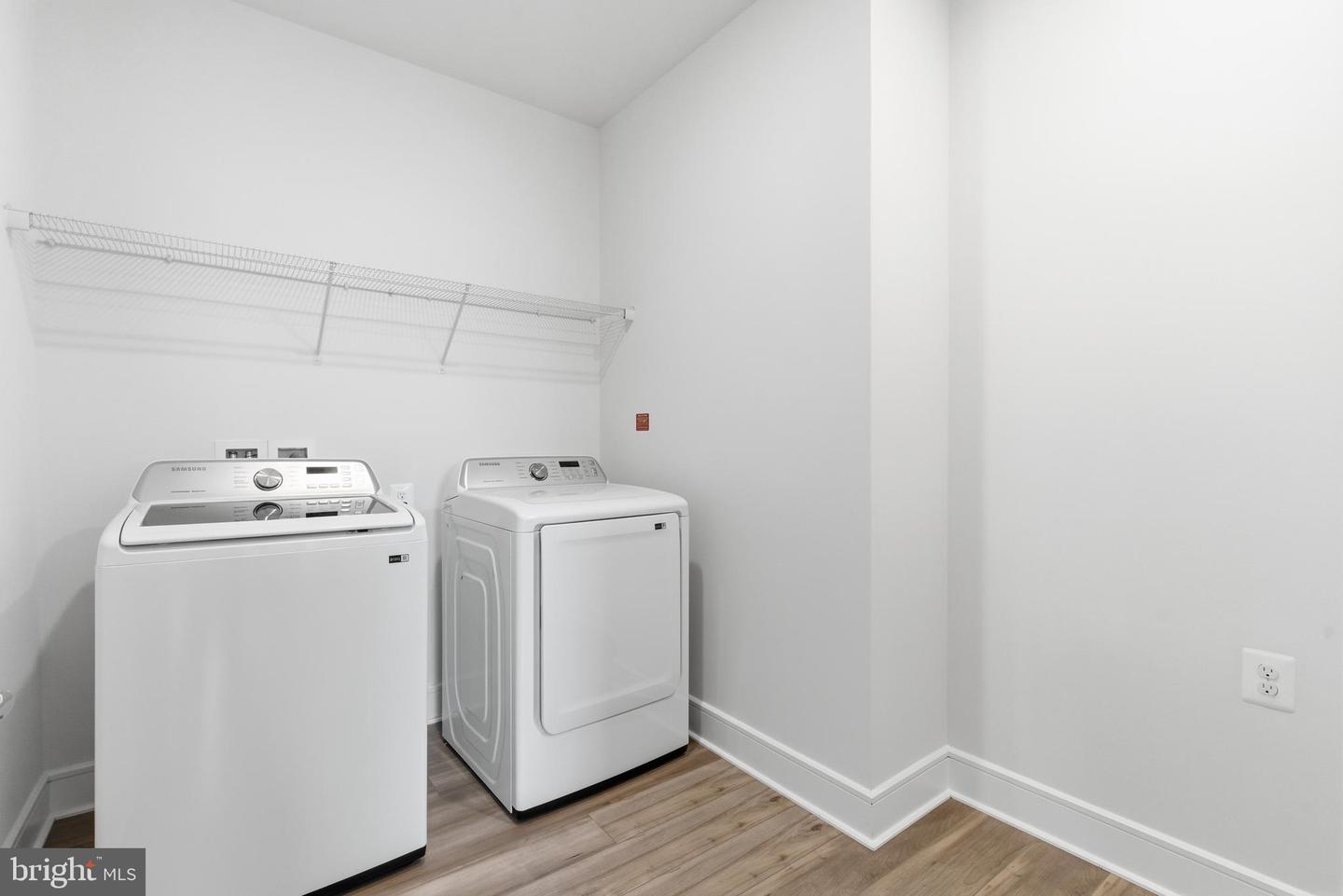 23669 GOLDEN EMBERS SQ #303, ASHBURN, Virginia 20148, 3 Bedrooms Bedrooms, ,2 BathroomsBathrooms,Residential,For sale,23669 GOLDEN EMBERS SQ #303,VALO2112344 MLS # VALO2112344