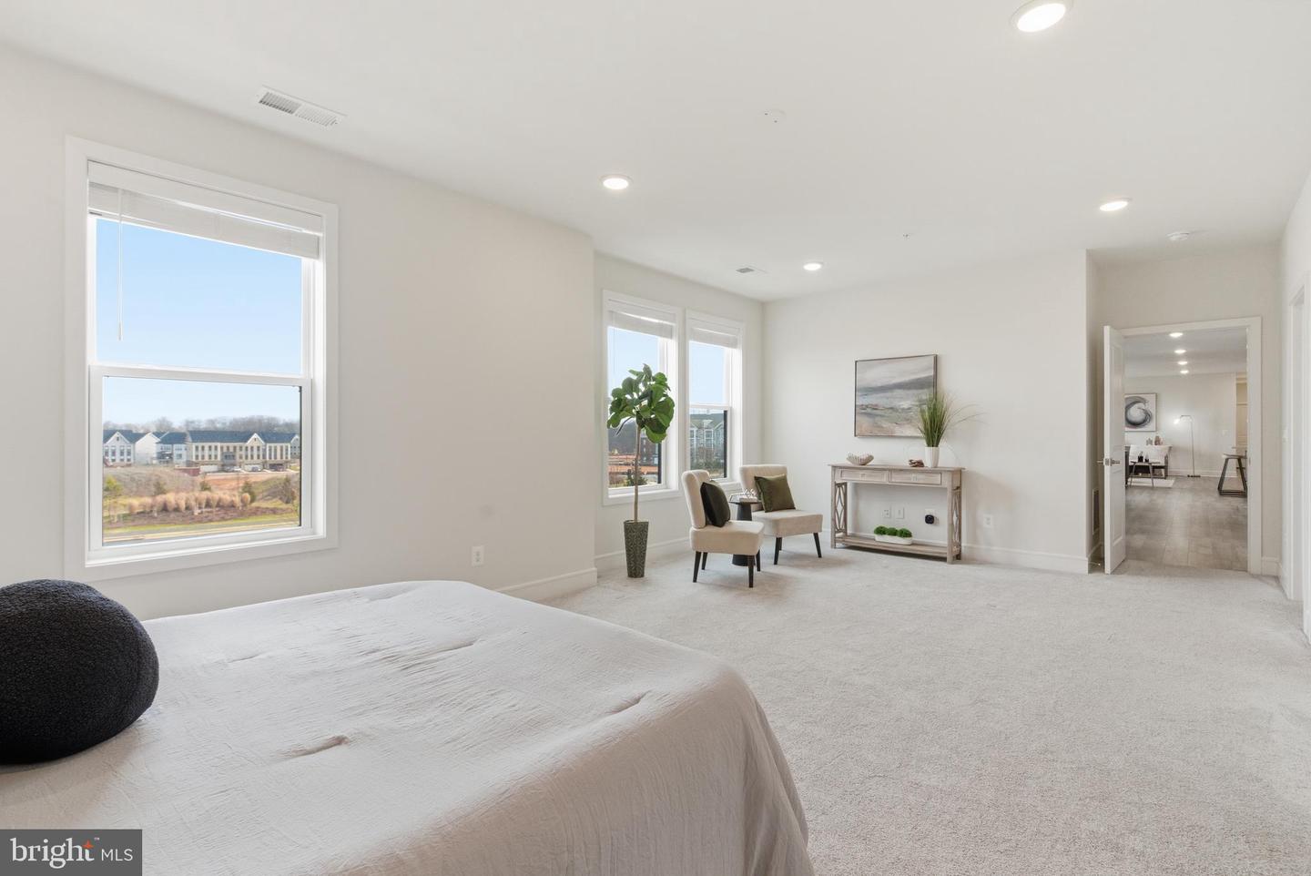 23669 GOLDEN EMBERS SQ #303, ASHBURN, Virginia 20148, 3 Bedrooms Bedrooms, ,2 BathroomsBathrooms,Residential,For sale,23669 GOLDEN EMBERS SQ #303,VALO2112344 MLS # VALO2112344