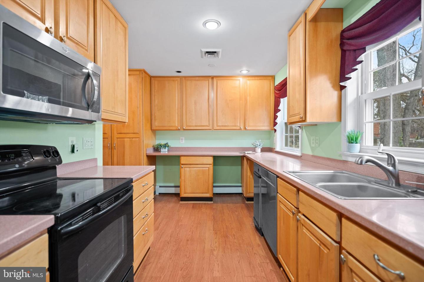 8411 IMPALLA DR, MANASSAS, Virginia 20110, 4 Bedrooms Bedrooms, ,3 BathroomsBathrooms,Residential,For sale,8411 IMPALLA DR,VAPW2109156 MLS # VAPW2109156