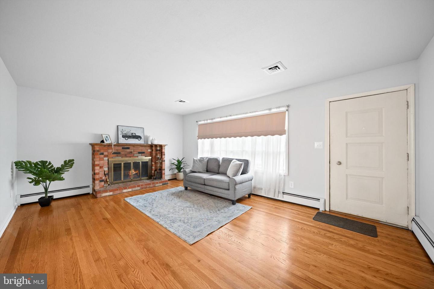 8411 IMPALLA DR, MANASSAS, Virginia 20110, 4 Bedrooms Bedrooms, ,3 BathroomsBathrooms,Residential,For sale,8411 IMPALLA DR,VAPW2109156 MLS # VAPW2109156