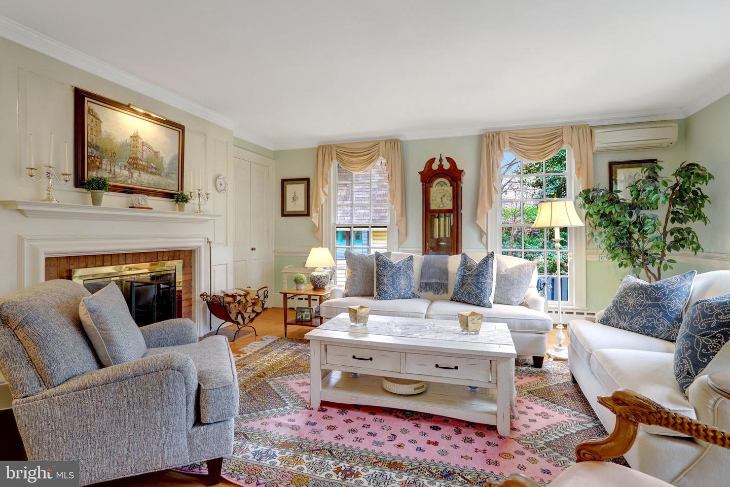 123 N EDGEWOOD ST, ARLINGTON, Virginia 22201, 3 Bedrooms Bedrooms, ,2 BathroomsBathrooms,Residential,For sale,123 N EDGEWOOD ST,VAAR2066992 MLS # VAAR2066992