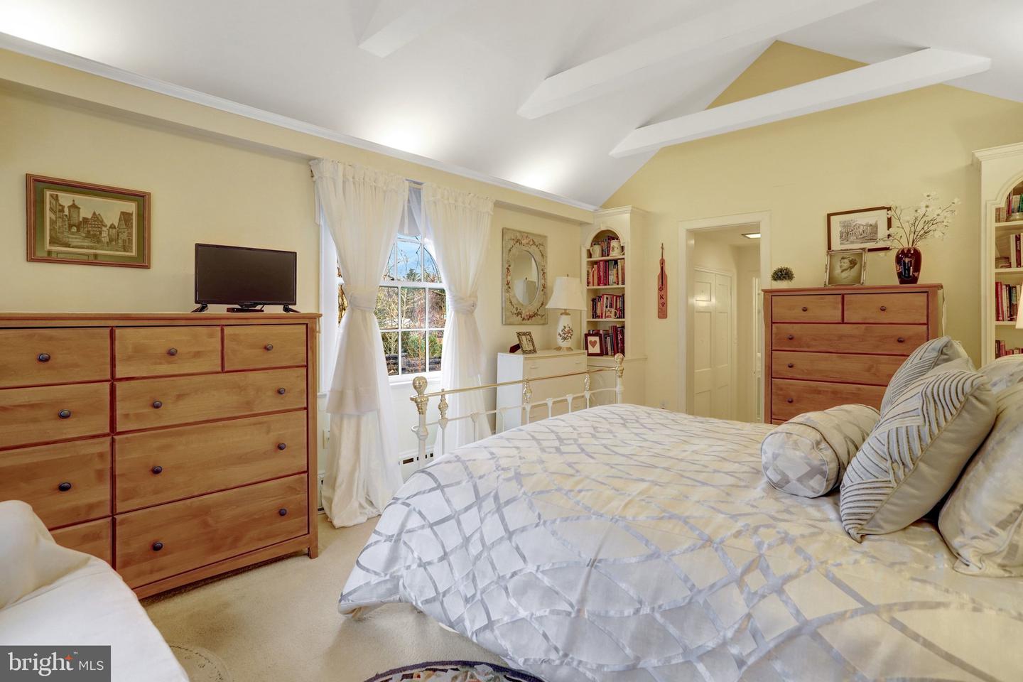 123 N EDGEWOOD ST, ARLINGTON, Virginia 22201, 3 Bedrooms Bedrooms, ,2 BathroomsBathrooms,Residential,For sale,123 N EDGEWOOD ST,VAAR2066992 MLS # VAAR2066992