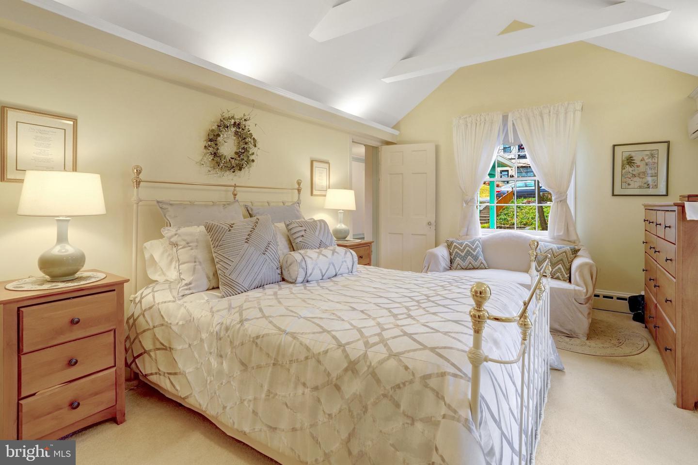 123 N EDGEWOOD ST, ARLINGTON, Virginia 22201, 3 Bedrooms Bedrooms, ,2 BathroomsBathrooms,Residential,For sale,123 N EDGEWOOD ST,VAAR2066992 MLS # VAAR2066992