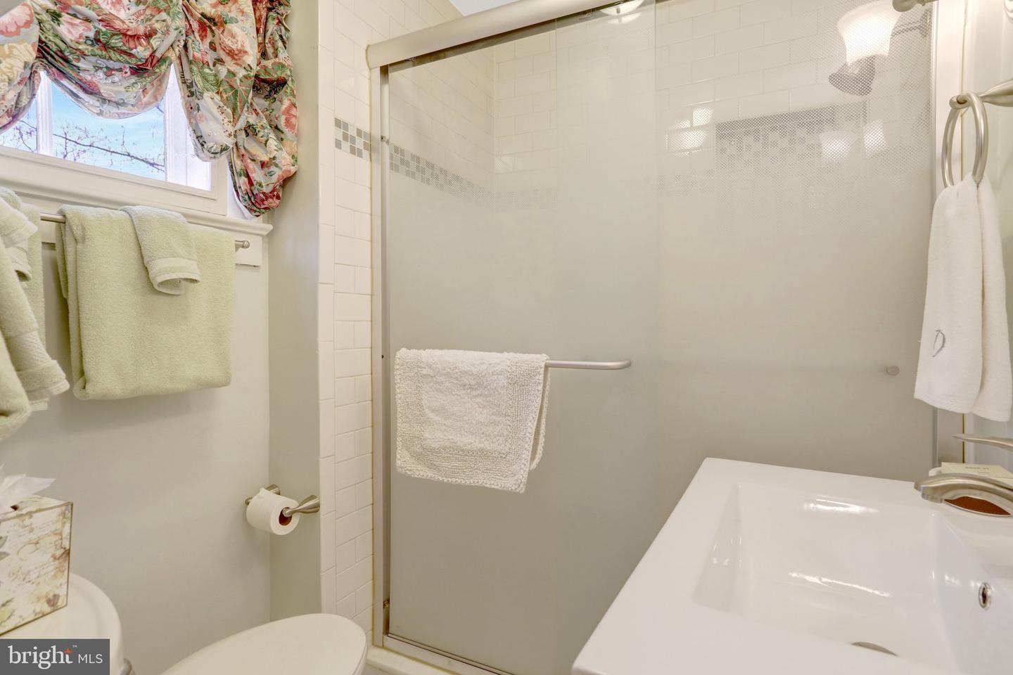 123 N EDGEWOOD ST, ARLINGTON, Virginia 22201, 3 Bedrooms Bedrooms, ,2 BathroomsBathrooms,Residential,For sale,123 N EDGEWOOD ST,VAAR2066992 MLS # VAAR2066992