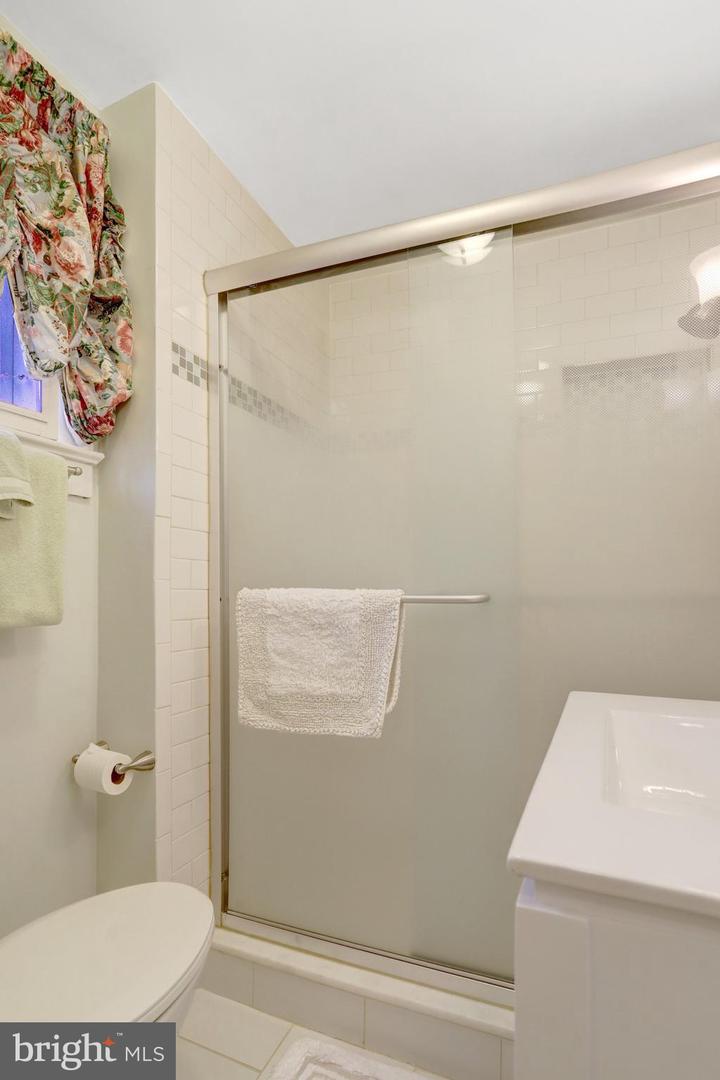 123 N EDGEWOOD ST, ARLINGTON, Virginia 22201, 3 Bedrooms Bedrooms, ,2 BathroomsBathrooms,Residential,For sale,123 N EDGEWOOD ST,VAAR2066992 MLS # VAAR2066992