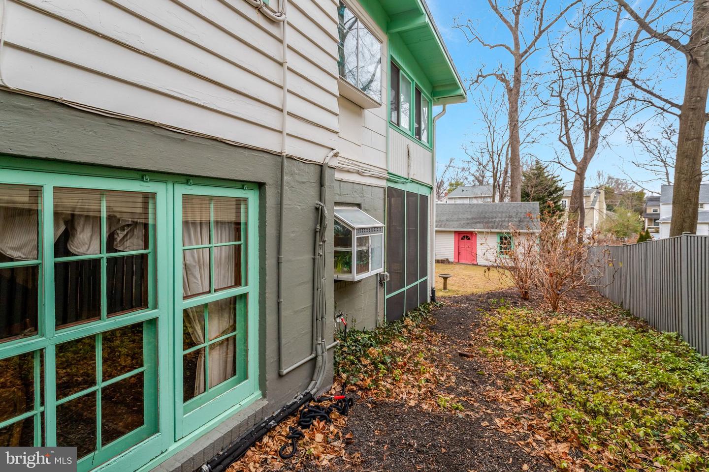 123 N EDGEWOOD ST, ARLINGTON, Virginia 22201, 3 Bedrooms Bedrooms, ,2 BathroomsBathrooms,Residential,For sale,123 N EDGEWOOD ST,VAAR2066992 MLS # VAAR2066992