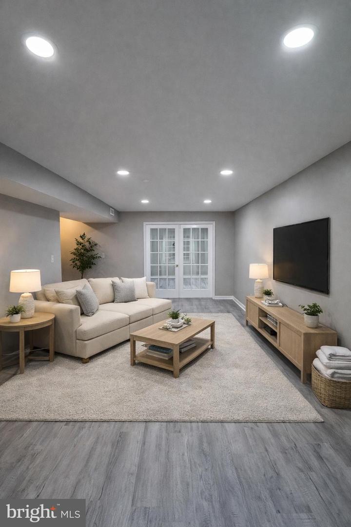 74 NEWBURY DR, STAFFORD, Virginia 22556, 5 Bedrooms Bedrooms, 10 Rooms Rooms,3 BathroomsBathrooms,Residential,For sale,74 NEWBURY DR,VAST2044816 MLS # VAST2044816