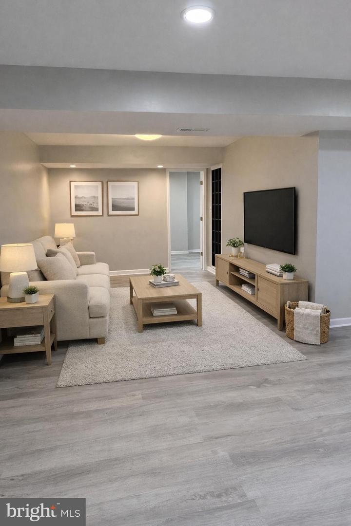 74 NEWBURY DR, STAFFORD, Virginia 22556, 5 Bedrooms Bedrooms, 10 Rooms Rooms,3 BathroomsBathrooms,Residential,For sale,74 NEWBURY DR,VAST2044816 MLS # VAST2044816