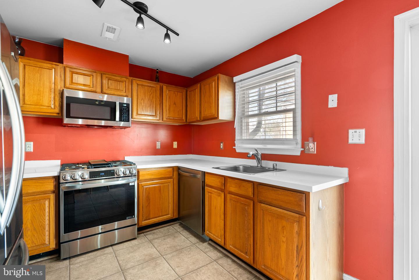 802 HR DR SE, WASHINGTON, District Of Columbia 20032, 3 Bedrooms Bedrooms, ,2 BathroomsBathrooms,Residential,For sale,802 HR DR SE,DCDC2235830 MLS # DCDC2235830 802 HR DR SE, WASHINGTON, District Of Columbia 20032, 3 Bedrooms Bedrooms, ,2 BathroomsBathrooms,Residential,For sale,802 HR DR SE,DCDC2235830 MLS # DCDC2235830