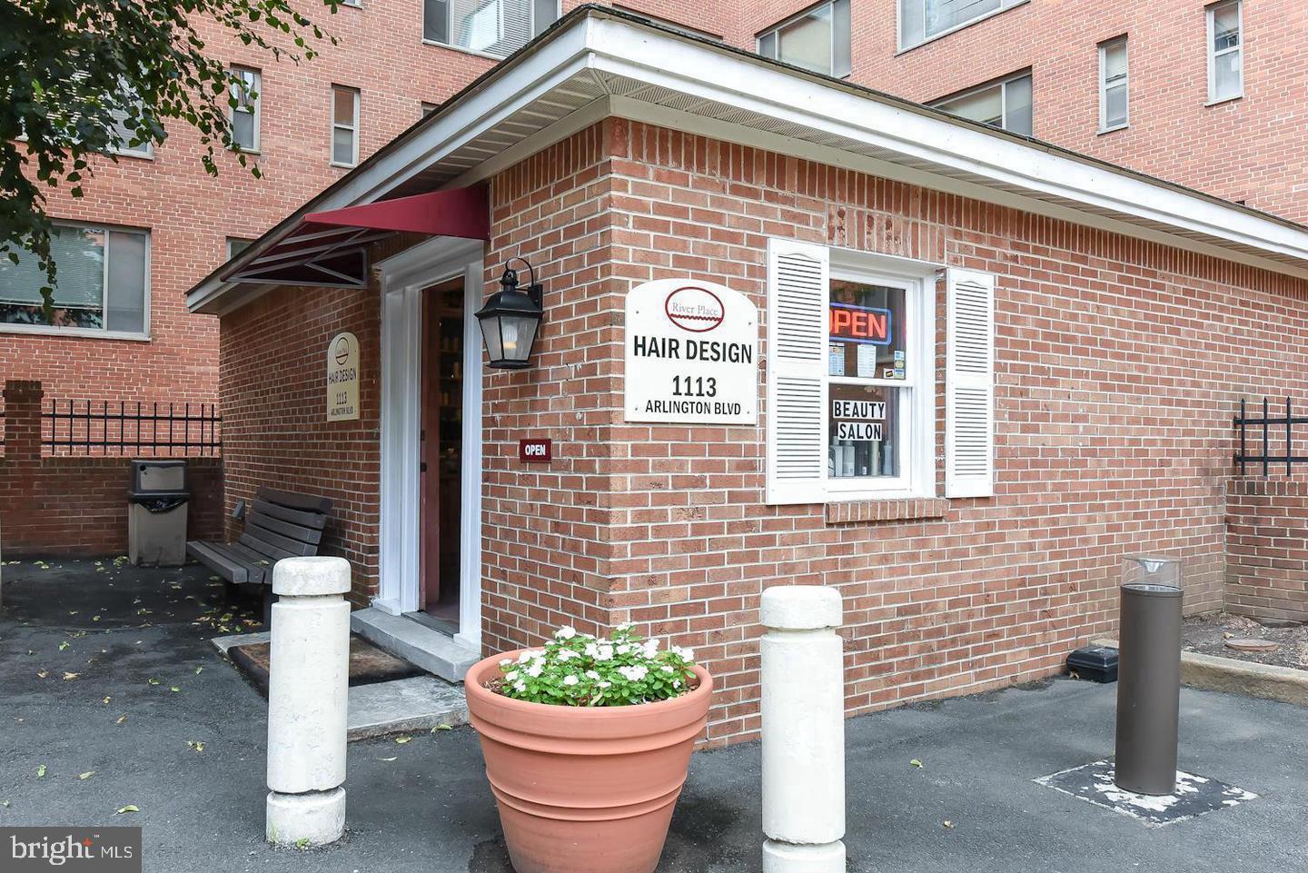 1021 ARLINGTON BLVD #702, ARLINGTON, Virginia 22209, ,1 BathroomBathrooms,Residential,For sale,1021 ARLINGTON BLVD #702,VAAR2067322 MLS # VAAR2067322