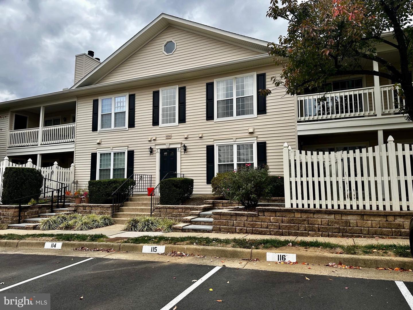 10204-B ASHBROOKE CT #10, OAKTON, Virginia 22124, 2 Bedrooms Bedrooms, ,2 BathroomsBathrooms,Residential,For sale,10204-B ASHBROOKE CT #10,VAFX2284534 MLS # VAFX2284534