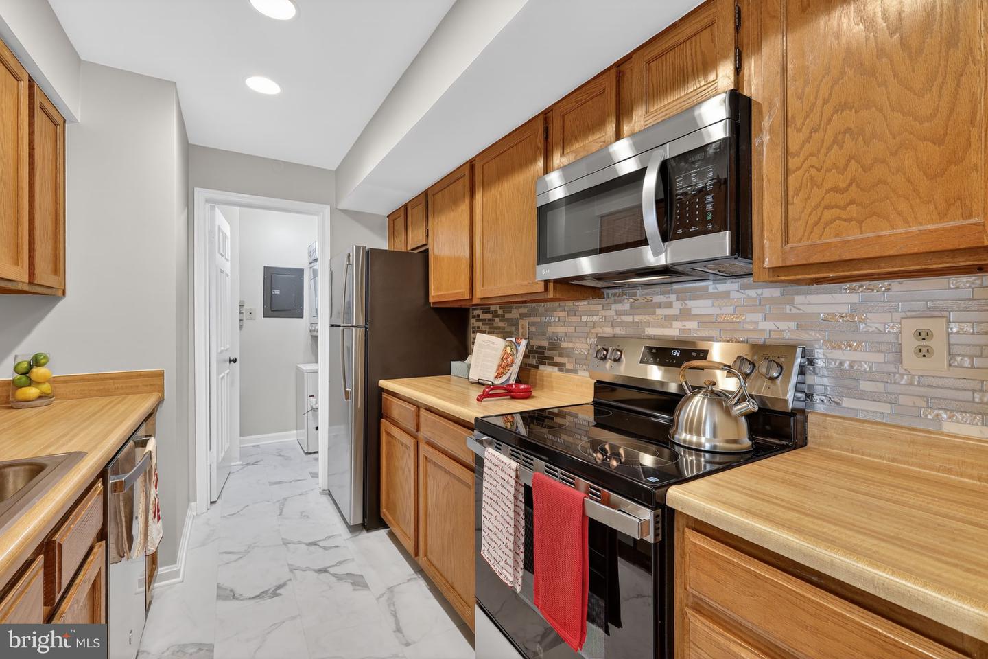 10204-B ASHBROOKE CT #10, OAKTON, Virginia 22124, 2 Bedrooms Bedrooms, ,2 BathroomsBathrooms,Residential,For sale,10204-B ASHBROOKE CT #10,VAFX2284534 MLS # VAFX2284534