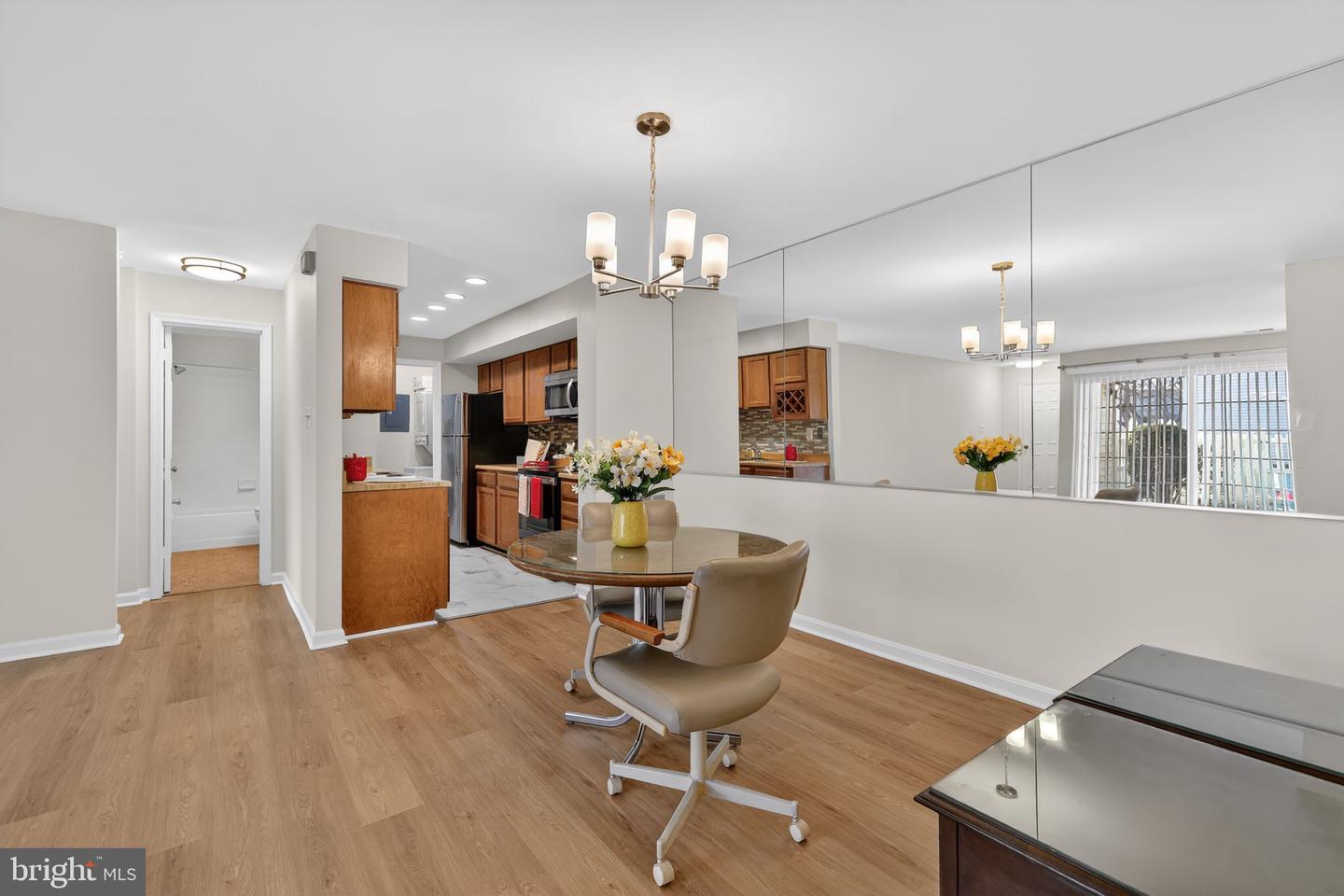 10204-B ASHBROOKE CT #10, OAKTON, Virginia 22124, 2 Bedrooms Bedrooms, ,2 BathroomsBathrooms,Residential,For sale,10204-B ASHBROOKE CT #10,VAFX2284534 MLS # VAFX2284534