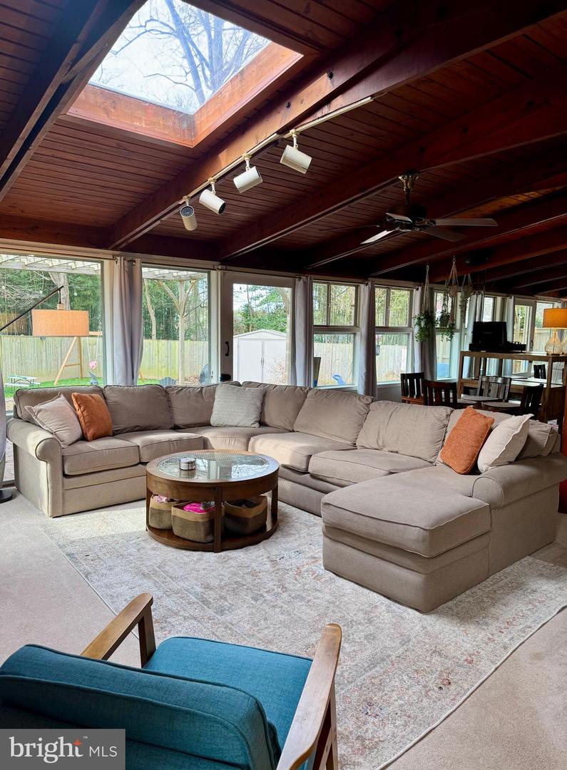 2906 PINE SPRING RD, FALLS CHURCH, Virginia 22042, 3 Bedrooms Bedrooms, ,2 BathroomsBathrooms,Residential,For sale,2906 PINE SPRING RD,VAFX2285022 MLS # VAFX2285022