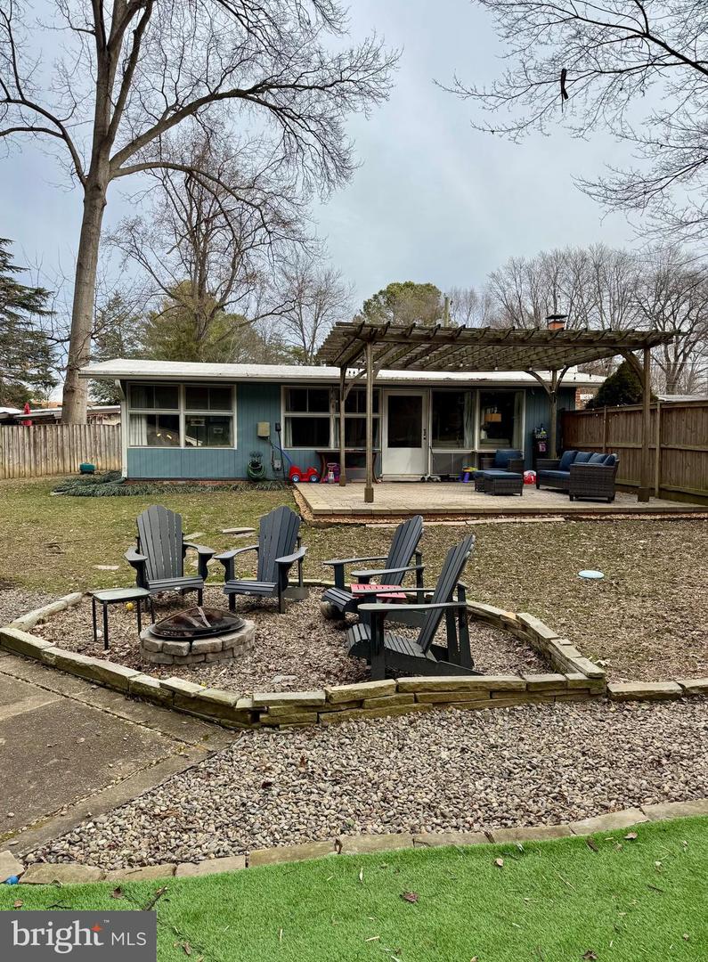 2906 PINE SPRING RD, FALLS CHURCH, Virginia 22042, 3 Bedrooms Bedrooms, ,2 BathroomsBathrooms,Residential,For sale,2906 PINE SPRING RD,VAFX2285022 MLS # VAFX2285022