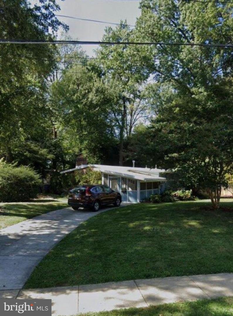 2906 PINE SPRING RD, FALLS CHURCH, Virginia 22042, 3 Bedrooms Bedrooms, ,2 BathroomsBathrooms,Residential,For sale,2906 PINE SPRING RD,VAFX2285022 MLS # VAFX2285022