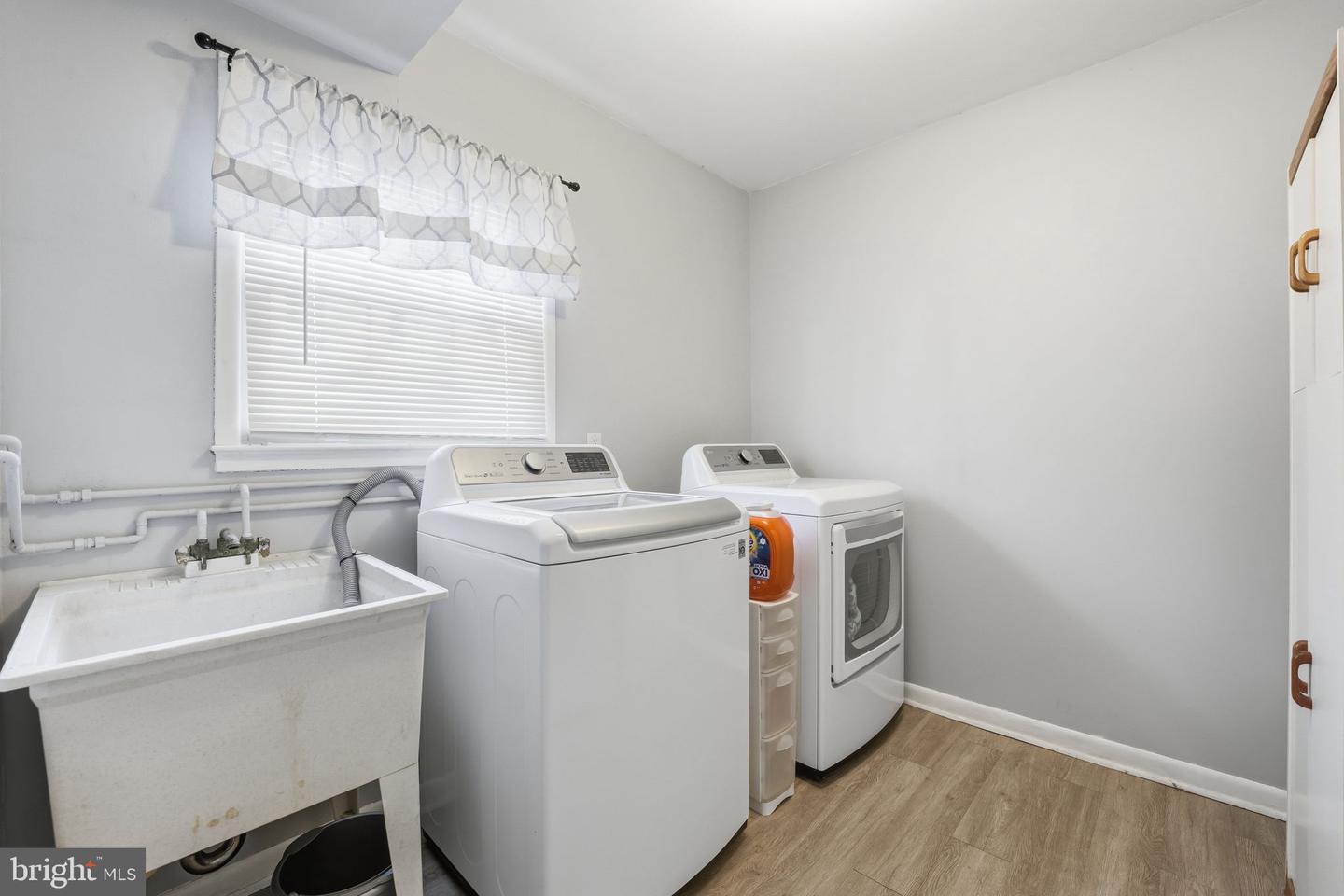 8517 BOUND BROOK LN, ALEXANDRIA, Virginia 22309, 4 Bedrooms Bedrooms, 4 Rooms Rooms,2 BathroomsBathrooms,Residential,For sale,8517 BOUND BROOK LN,VAFX2285514 MLS # VAFX2285514 8517 BOUND BROOK LN, ALEXANDRIA, Virginia 22309, 4 Bedrooms Bedrooms, 4 Rooms Rooms,2 BathroomsBathrooms,Residential,For sale,8517 BOUND BROOK LN,VAFX2285514 MLS # VAFX2285514