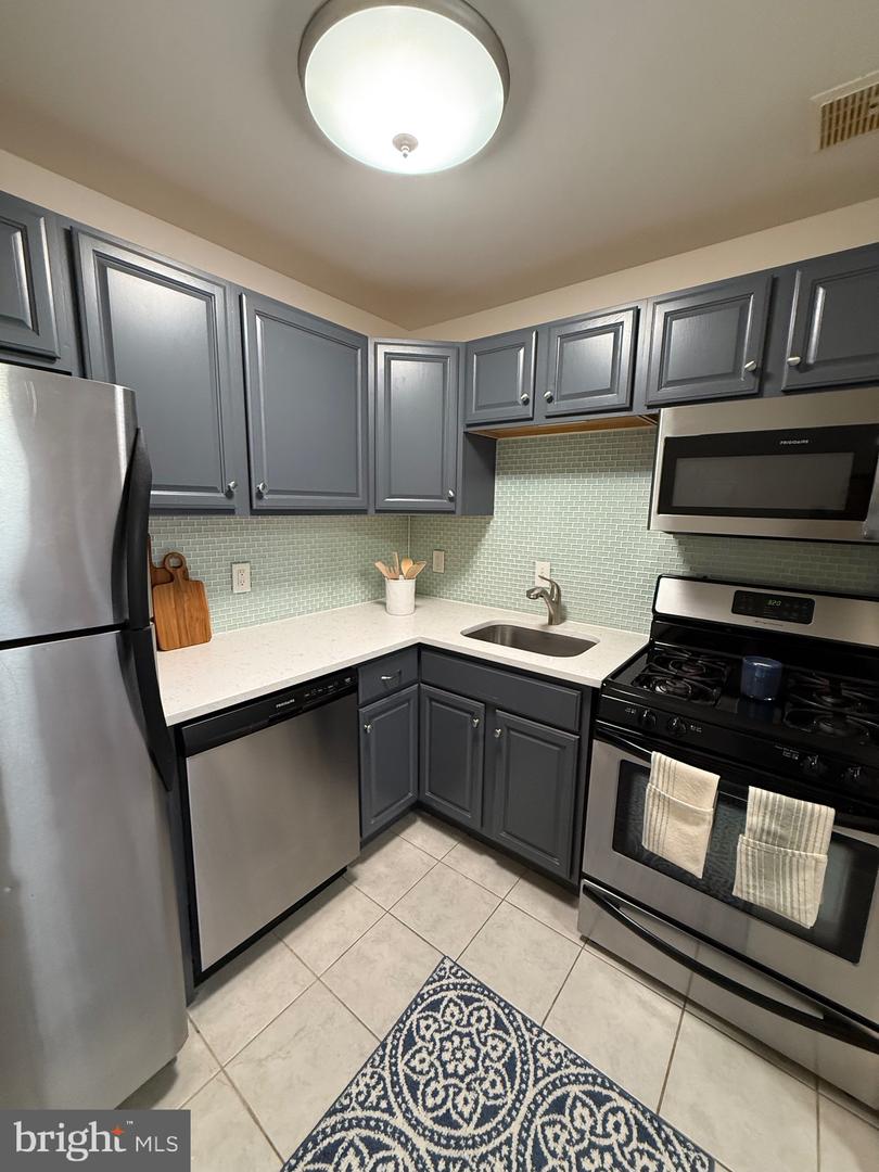 4555 MACARTHUR BLVD NW #107, WASHINGTON, District Of Columbia 20007, 1 Bedroom Bedrooms, 4 Rooms Rooms,1 BathroomBathrooms,Residential,For sale,4555 MACARTHUR BLVD NW #107,DCDC2241912 MLS # DCDC2241912 4555 MACARTHUR BLVD NW #107, WASHINGTON, District Of Columbia 20007, 1 Bedroom Bedrooms, 4 Rooms Rooms,1 BathroomBathrooms,Residential,For sale,4555 MACARTHUR BLVD NW #107,DCDC2241912 MLS # DCDC2241912
