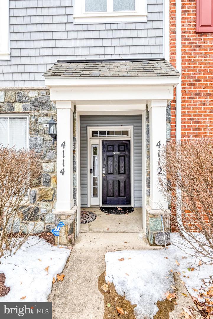 4112 POTOMAC HIGHLANDS CIR, TRIANGLE, Virginia 22172, 3 Bedrooms Bedrooms, ,2 BathroomsBathrooms,Residential,For sale,4112 POTOMAC HIGHLANDS CIR,VAPW2110852 MLS # VAPW2110852 4112 POTOMAC HIGHLANDS CIR, TRIANGLE, Virginia 22172, 3 Bedrooms Bedrooms, ,2 BathroomsBathrooms,Residential,For sale,4112 POTOMAC HIGHLANDS CIR,VAPW2110852 MLS # VAPW2110852