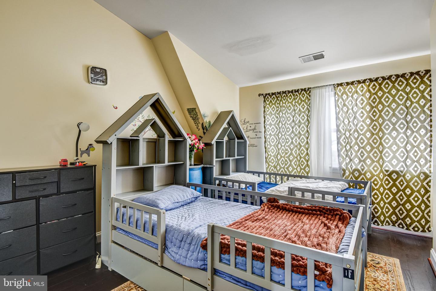 4112 POTOMAC HIGHLANDS CIR, TRIANGLE, Virginia 22172, 3 Bedrooms Bedrooms, ,2 BathroomsBathrooms,Residential,For sale,4112 POTOMAC HIGHLANDS CIR,VAPW2110852 MLS # VAPW2110852 4112 POTOMAC HIGHLANDS CIR, TRIANGLE, Virginia 22172, 3 Bedrooms Bedrooms, ,2 BathroomsBathrooms,Residential,For sale,4112 POTOMAC HIGHLANDS CIR,VAPW2110852 MLS # VAPW2110852