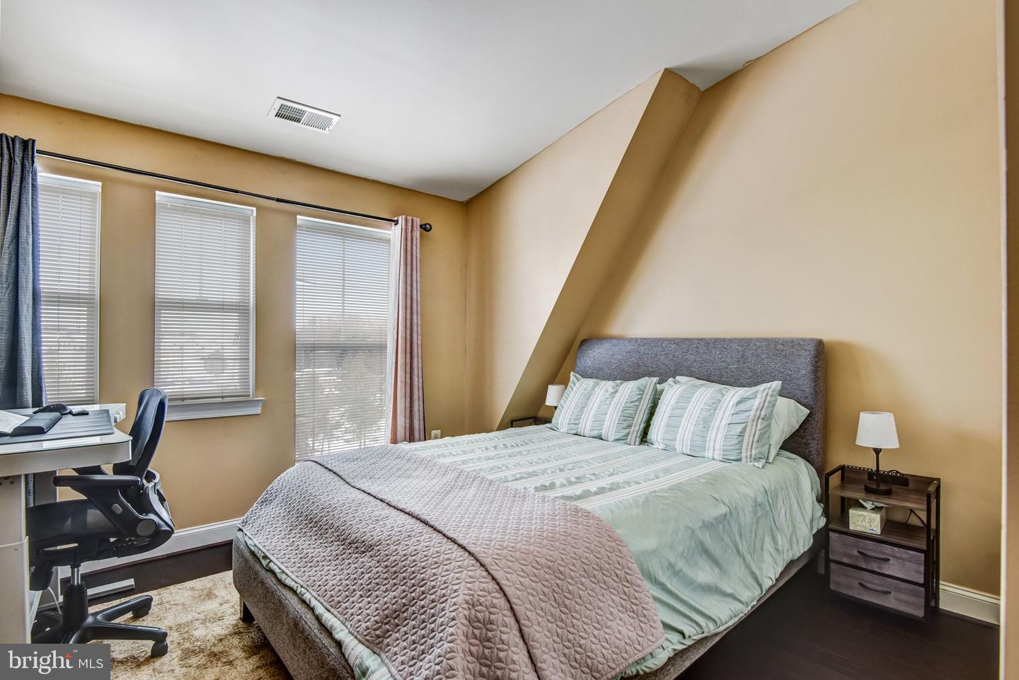 4112 POTOMAC HIGHLANDS CIR, TRIANGLE, Virginia 22172, 3 Bedrooms Bedrooms, ,2 BathroomsBathrooms,Residential,For sale,4112 POTOMAC HIGHLANDS CIR,VAPW2110852 MLS # VAPW2110852 4112 POTOMAC HIGHLANDS CIR, TRIANGLE, Virginia 22172, 3 Bedrooms Bedrooms, ,2 BathroomsBathrooms,Residential,For sale,4112 POTOMAC HIGHLANDS CIR,VAPW2110852 MLS # VAPW2110852